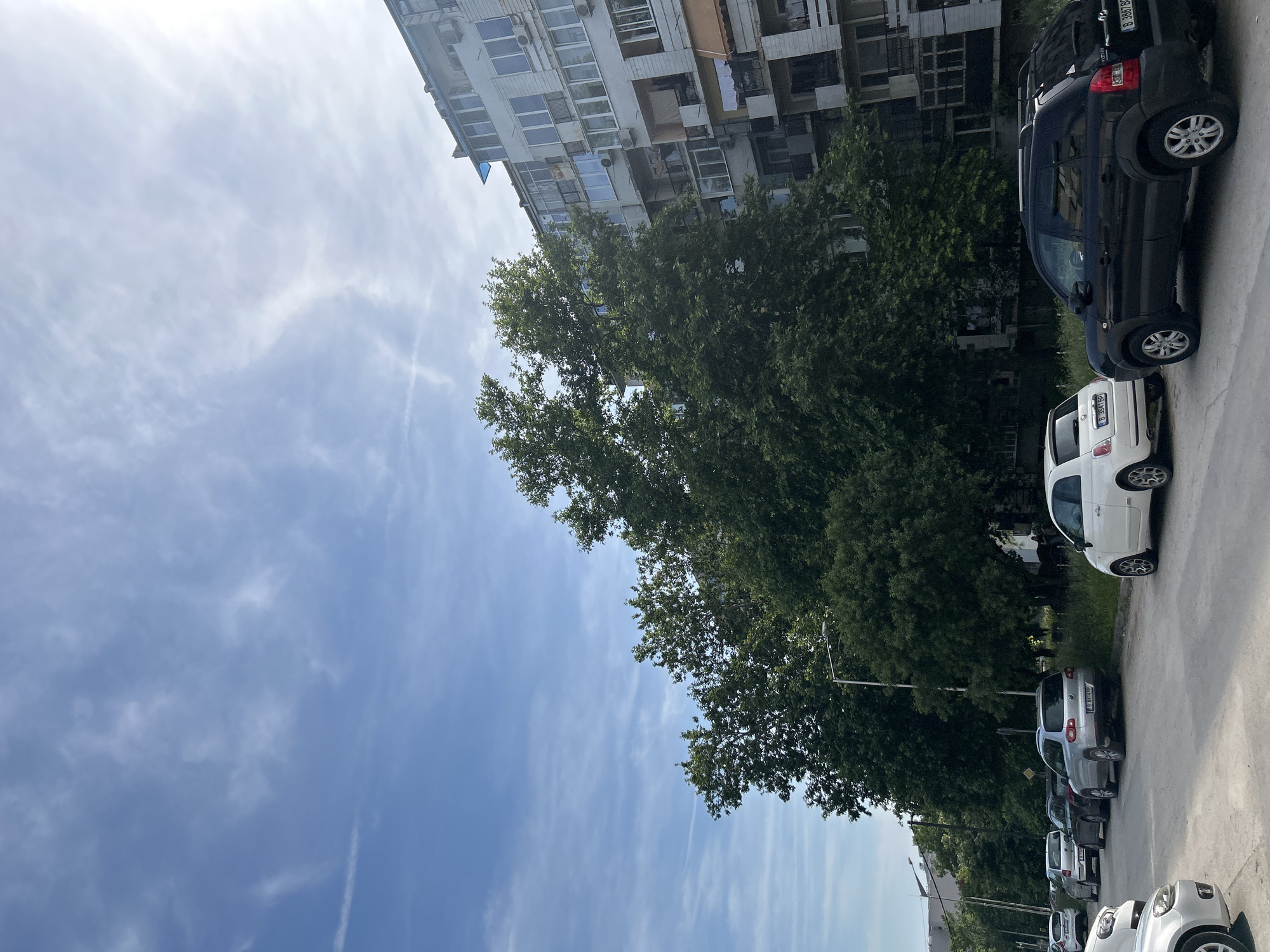 Walking tour documents sunny afternoon in Varna residential areas
