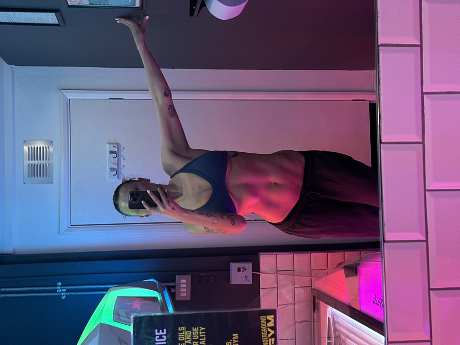 Woman documents fitness progress in Tunbridge Wells mirror selfies