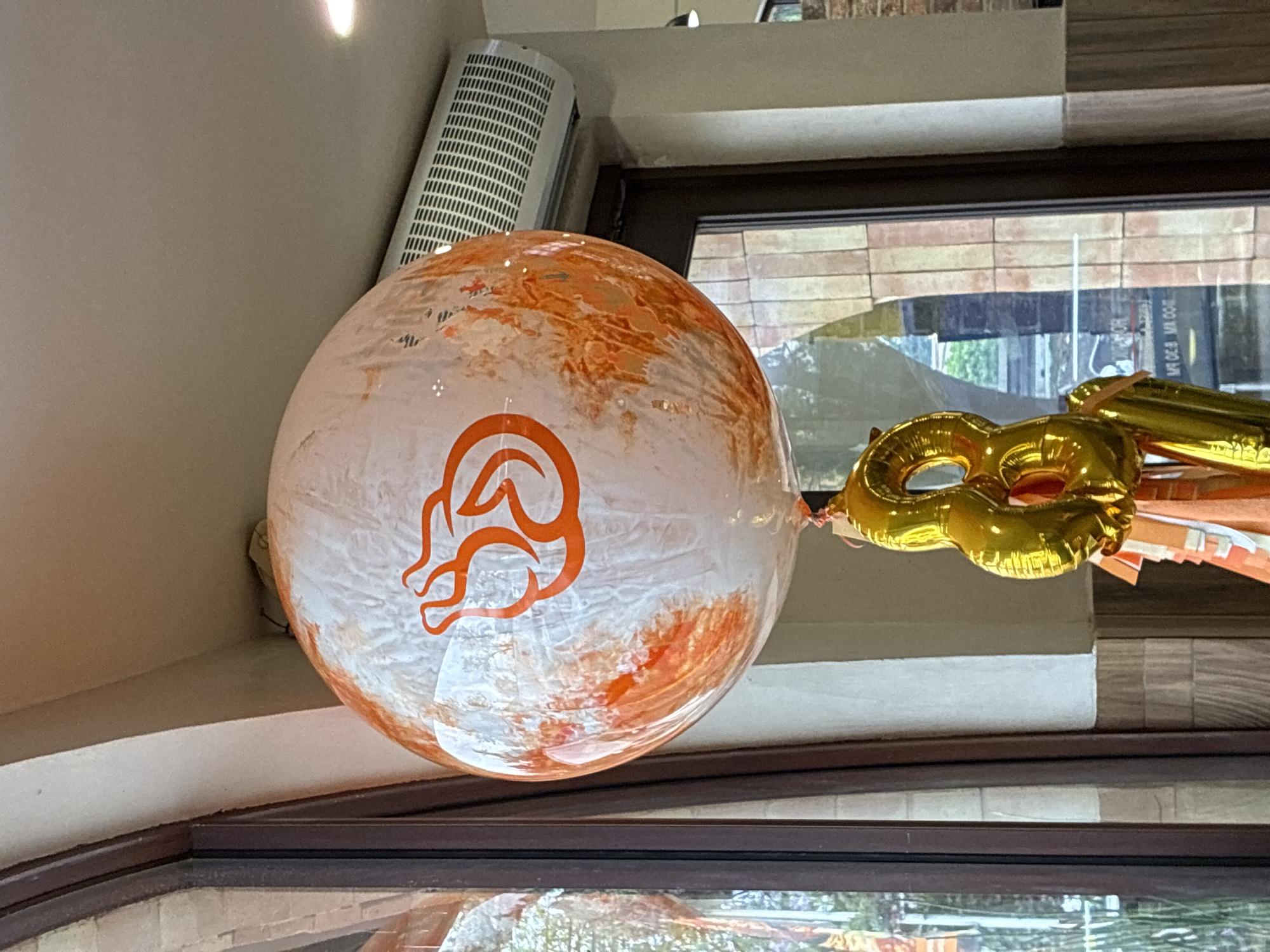 Orange balloon spotted inside Cuautitlán Izcalli building