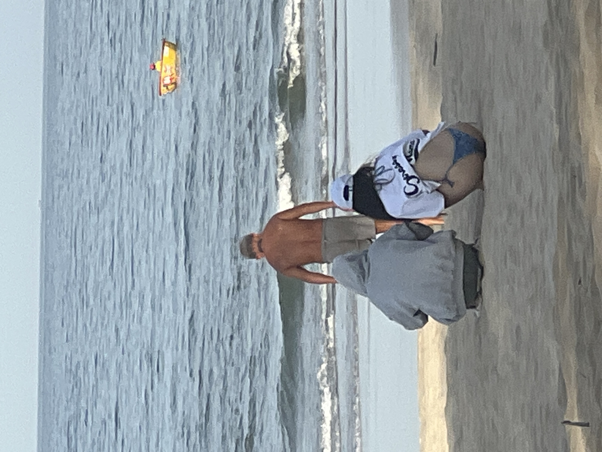 A busy morning on My Khe Beach, Đà Nẵng