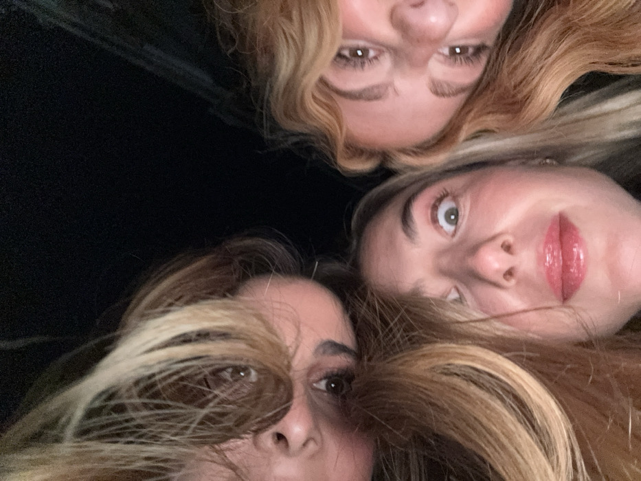 Young women socialize, take selfies during Mexico City night out