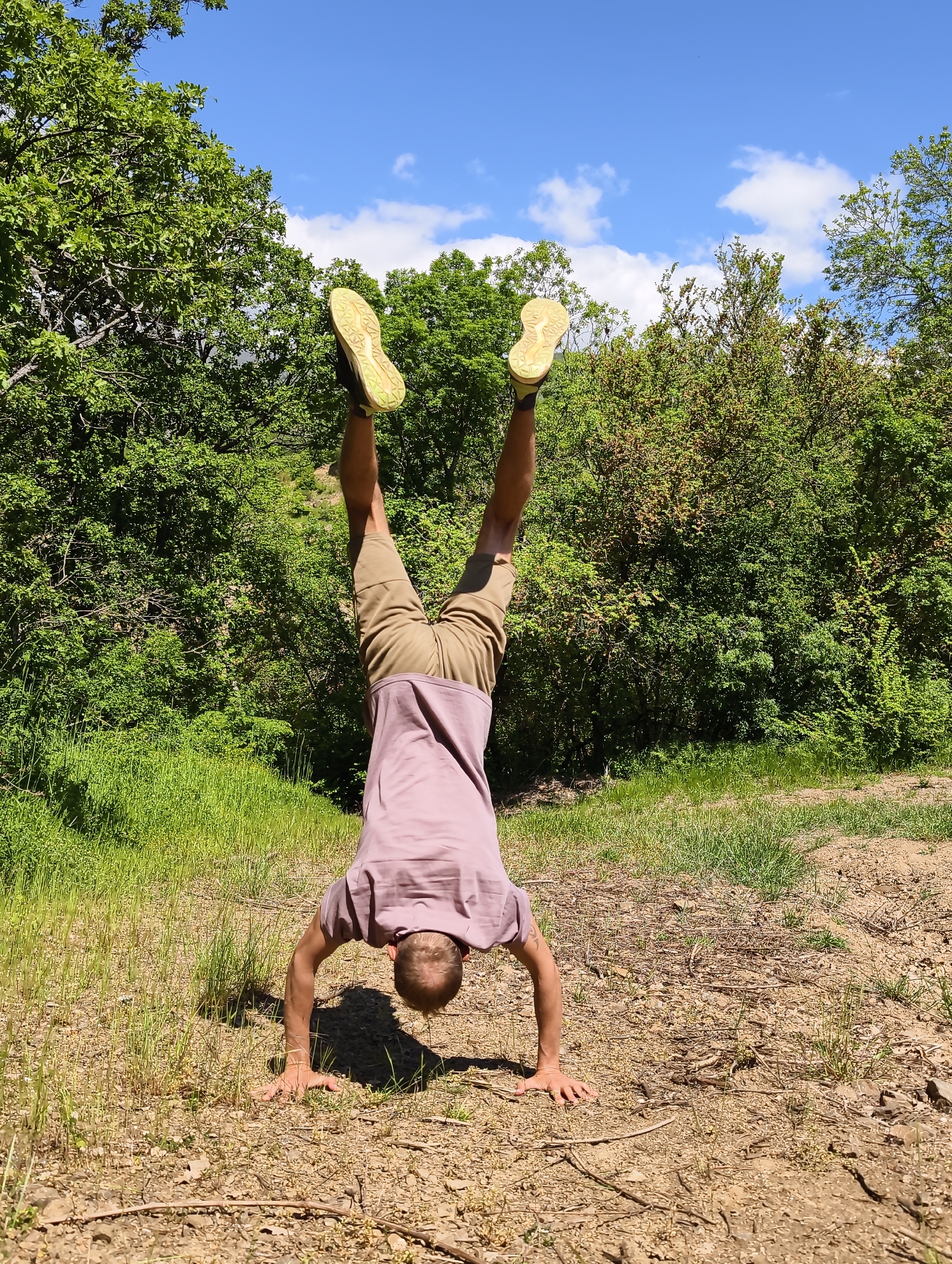 Morning outdoor activities documented across Ukrainian countryside locations
