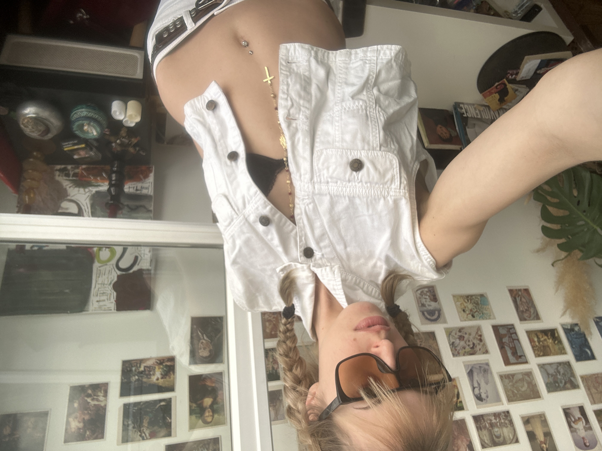 Fashion selfies and promotional content shared in Pantin