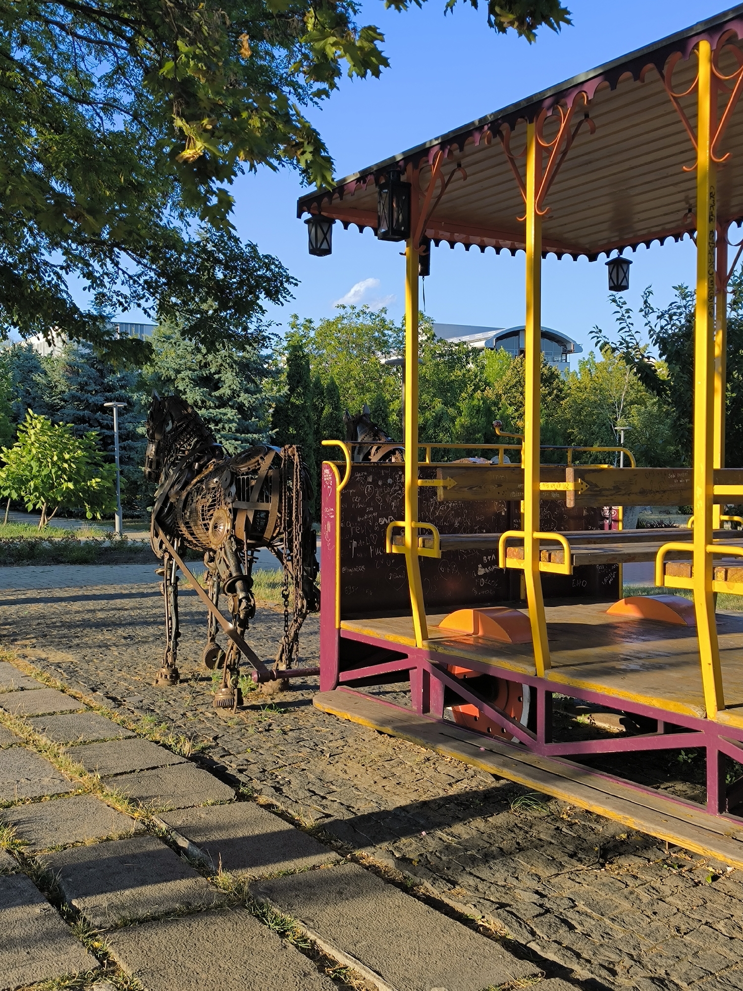 Chișinău street life: public art, transit, and city infrastructure