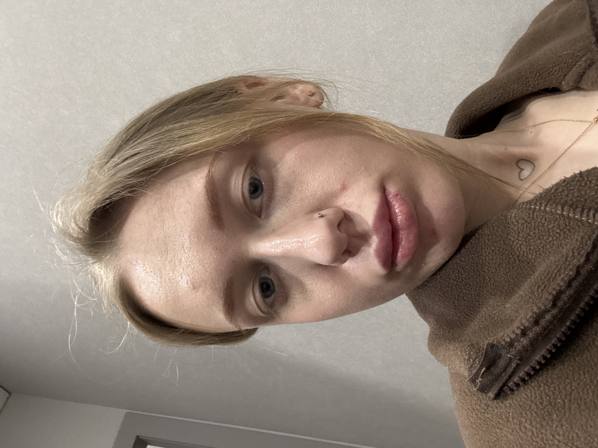Person photographed by multiple witnesses in Azov, Russia