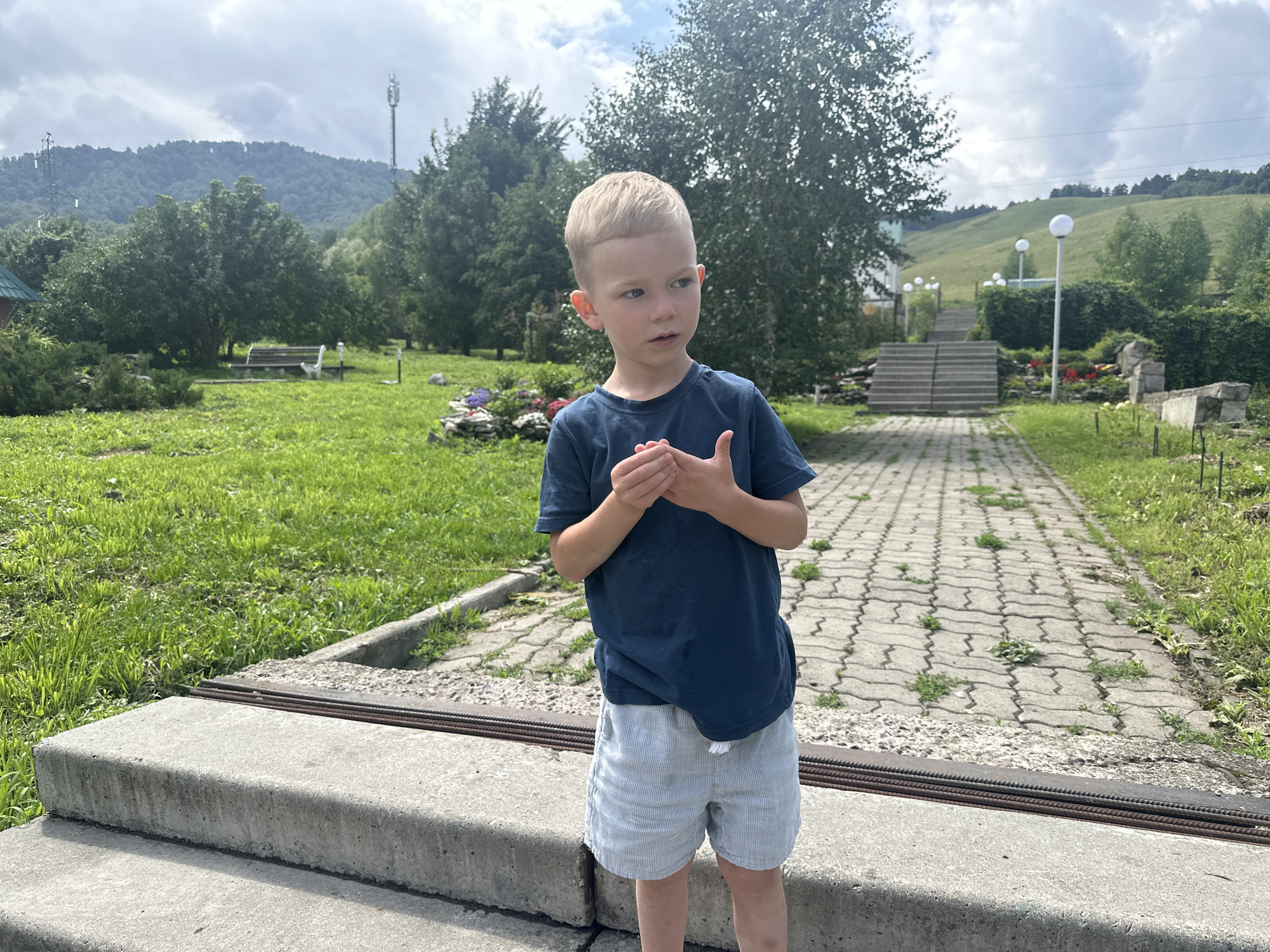Morning walk and outdoor moments in Danilovka, Altai