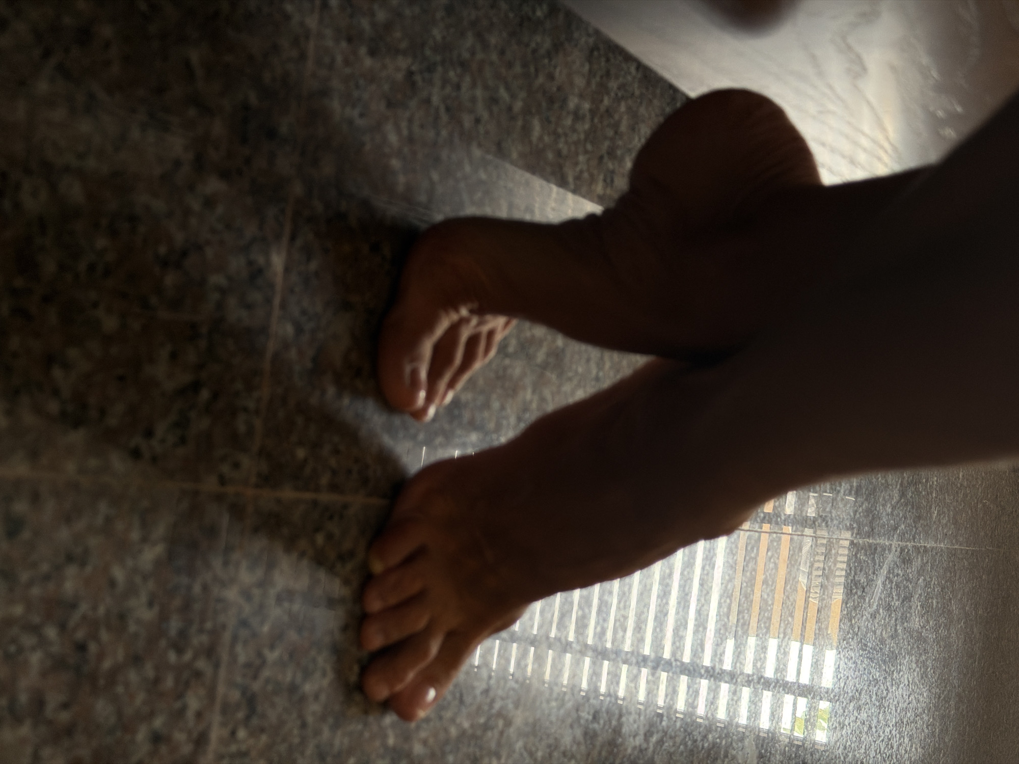 Lazy Ko Samui morning: coffee, cake, and bare feet