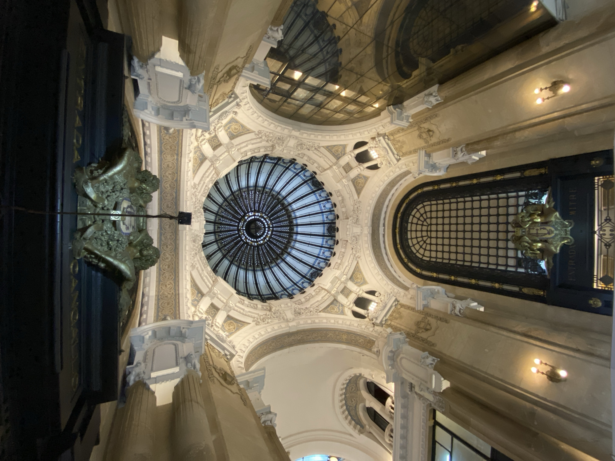 Witnesses document Buenos Aires' historic Galerías Pacífico mall architecture