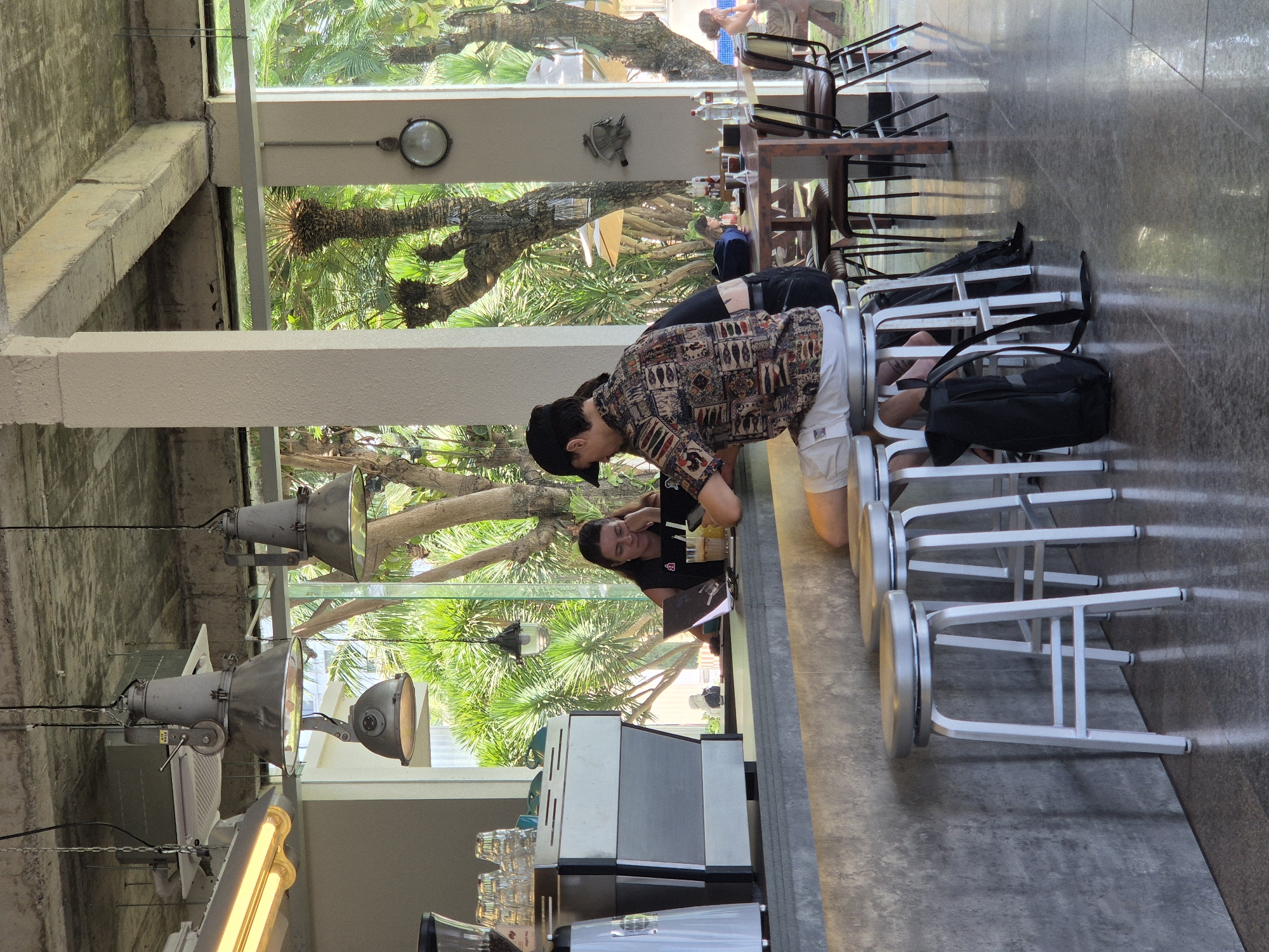 Morning at a beachfront café in Đà Nẵng