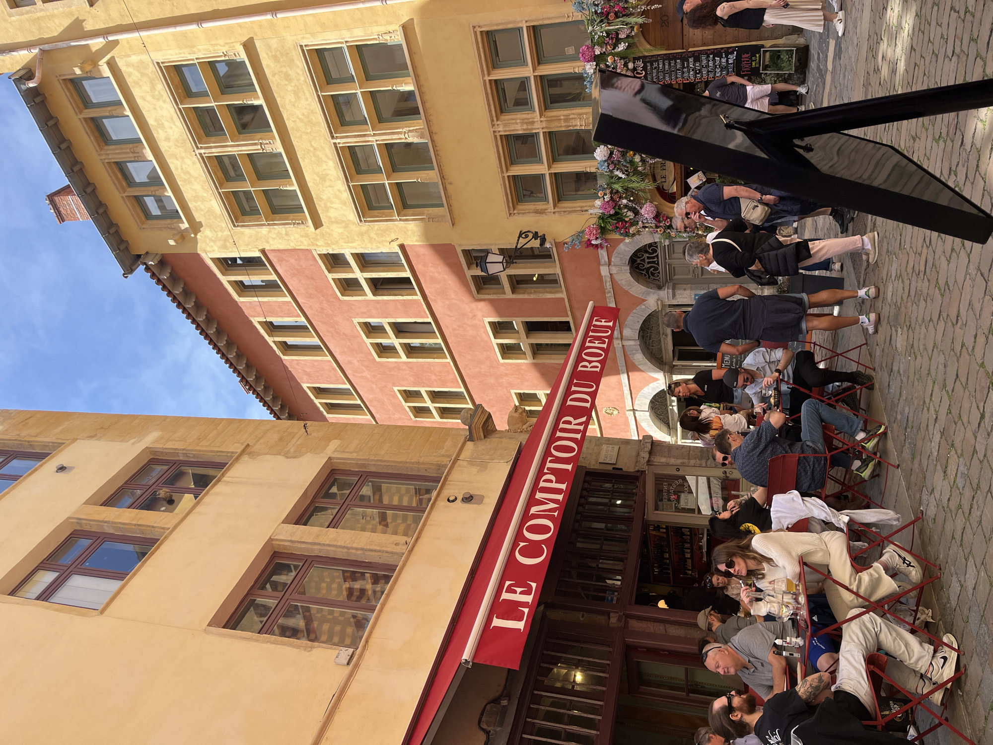 Weekend brunch scene unfolds at Lyon restaurants