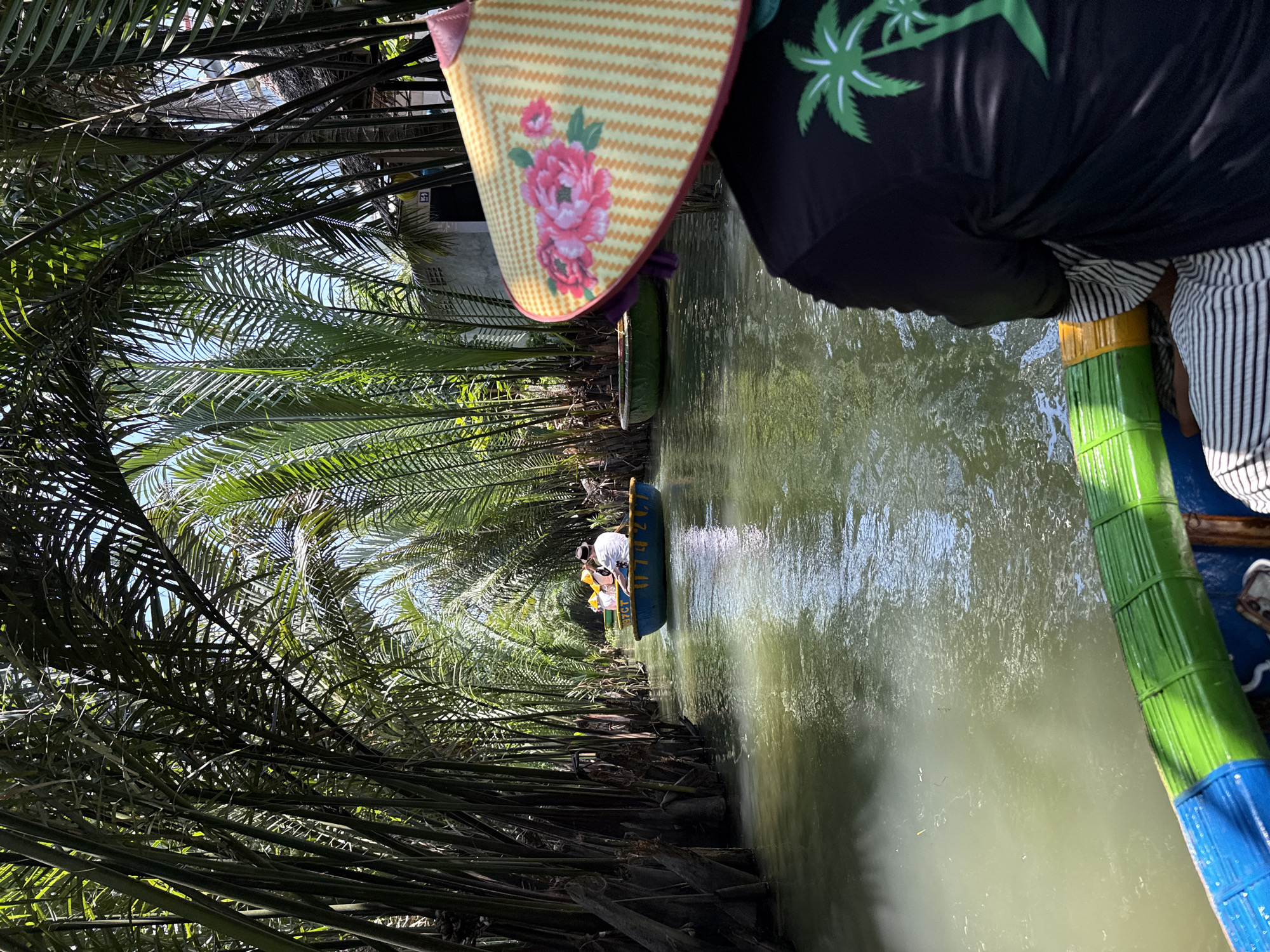 Traditional Vietnamese canal scene captured in Đà Nẵng