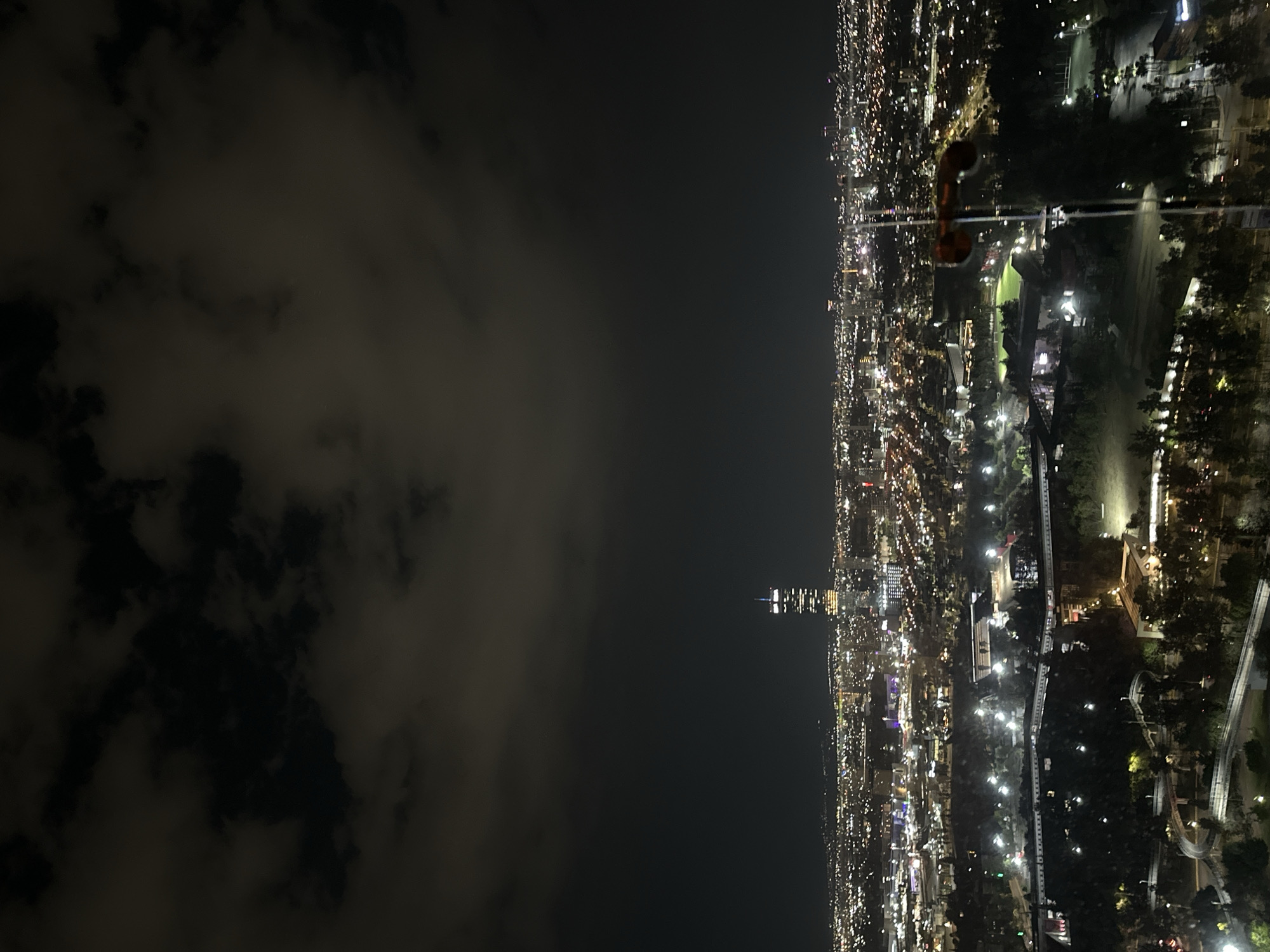Nighttime scenes across Puebla captured by witnesses