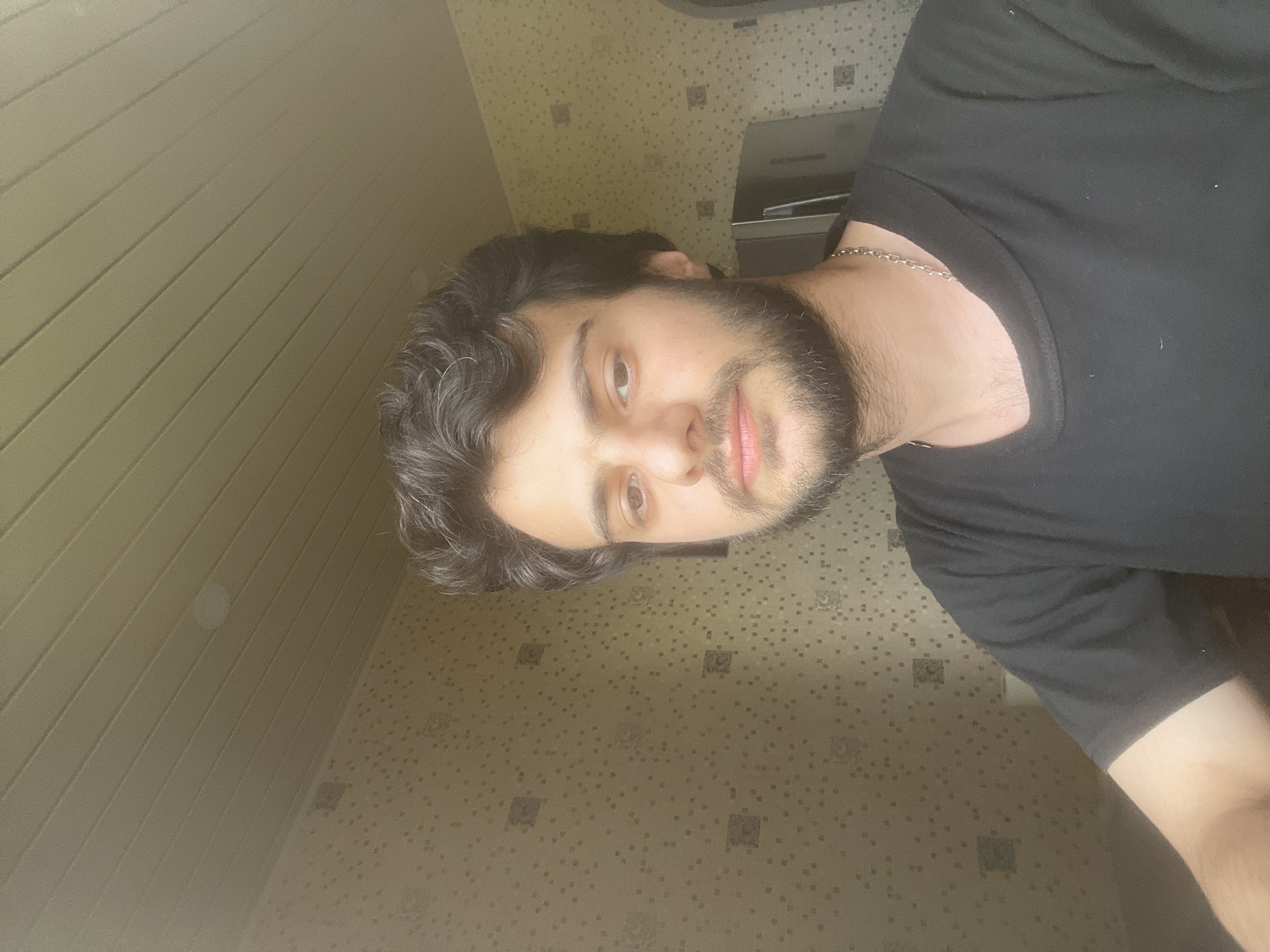 Young man documents daily moments in Tbilisi through selfies