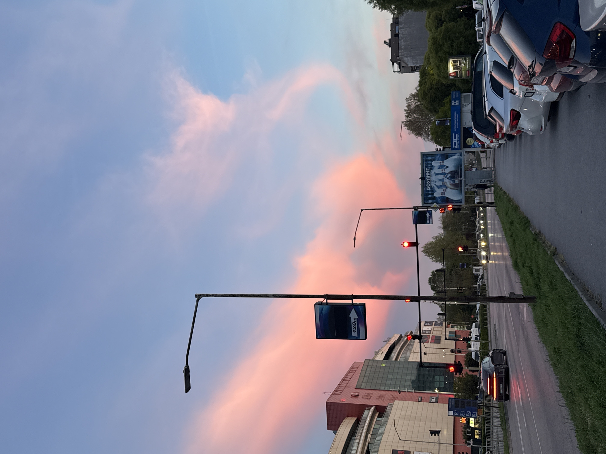 Evening scenes captured in Varna: dusk streets and gym workout