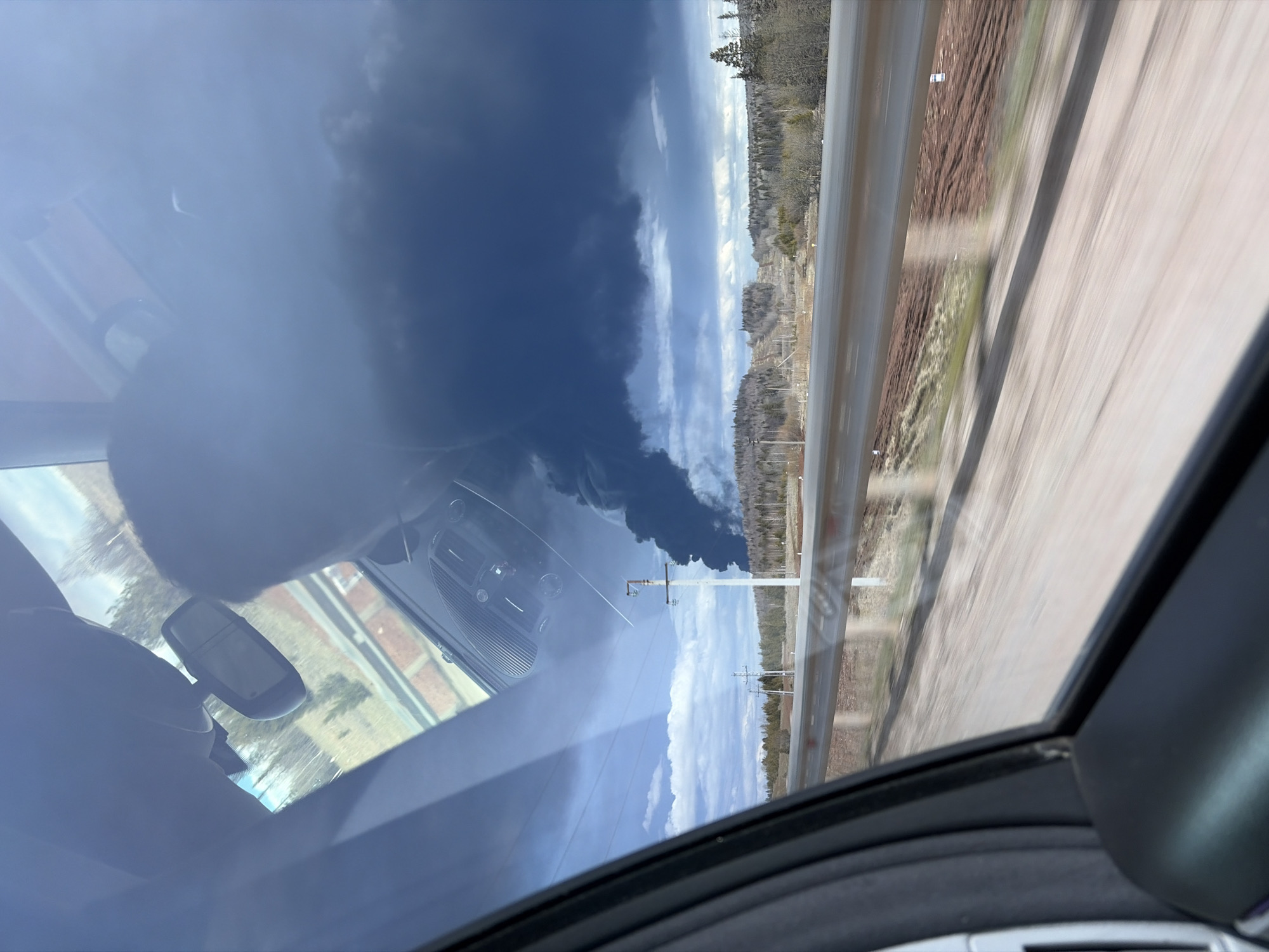 Dense plume observed from vehicle near Kliuchiki, Russia