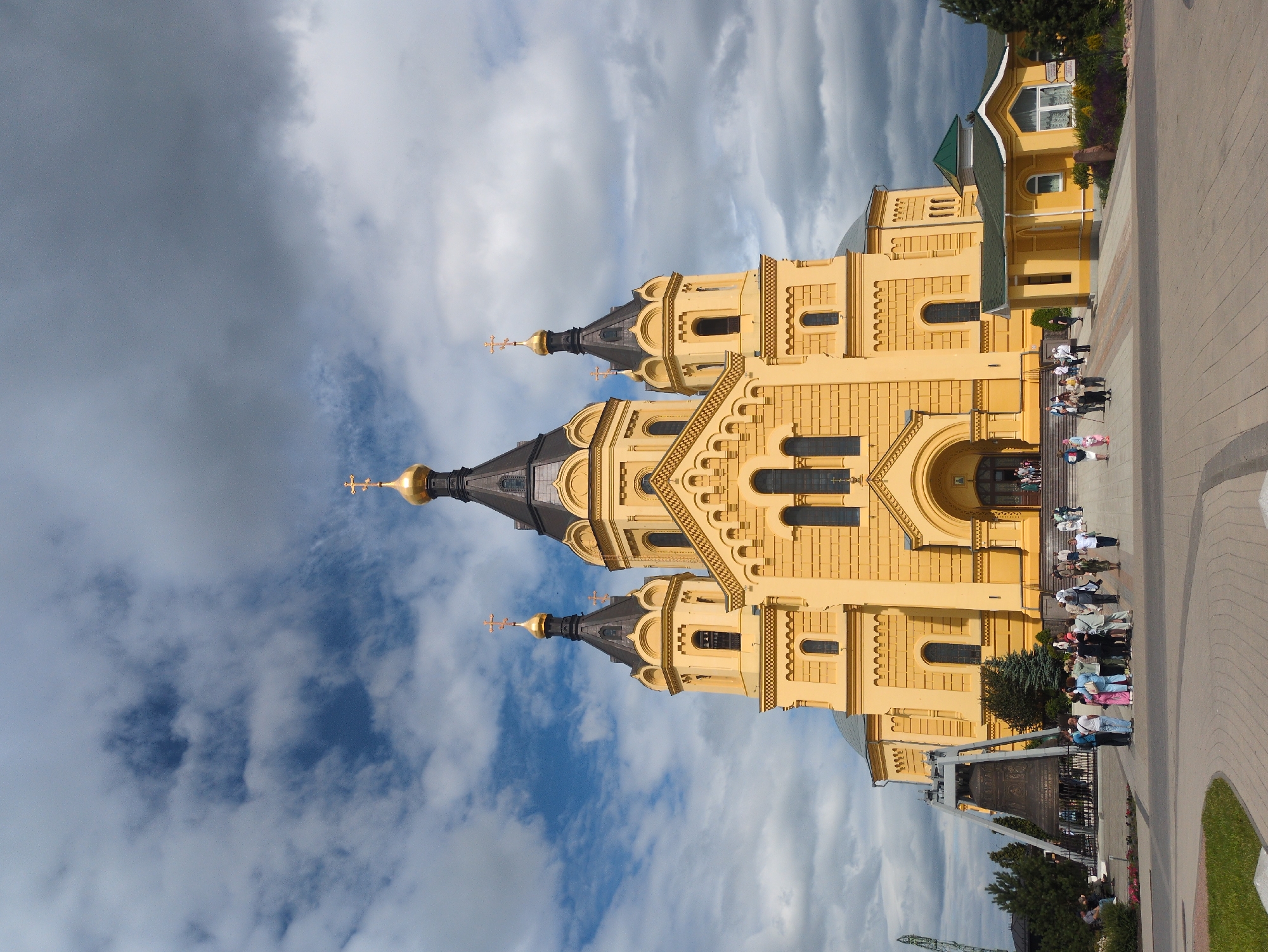 Morning tour through Nizhny Novgorod's landmarks, churches, and public spaces