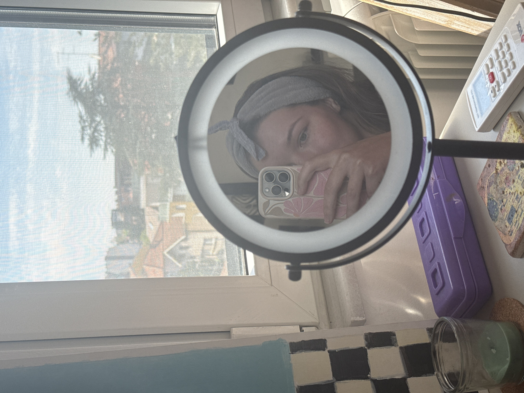 Person takes mirror selfie in Belgrade suburb