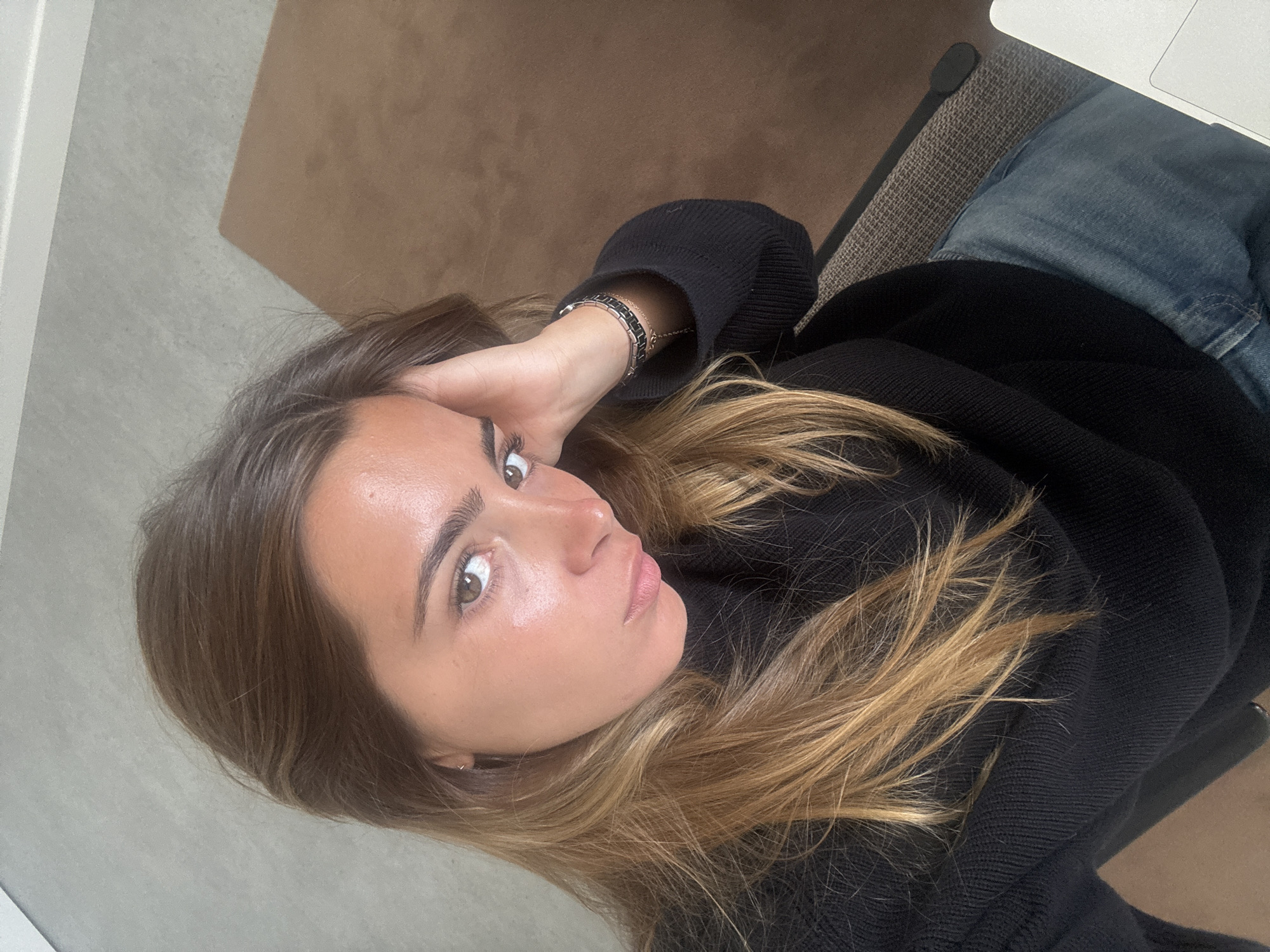Woman photographed in casual moments at Torres Vedras location