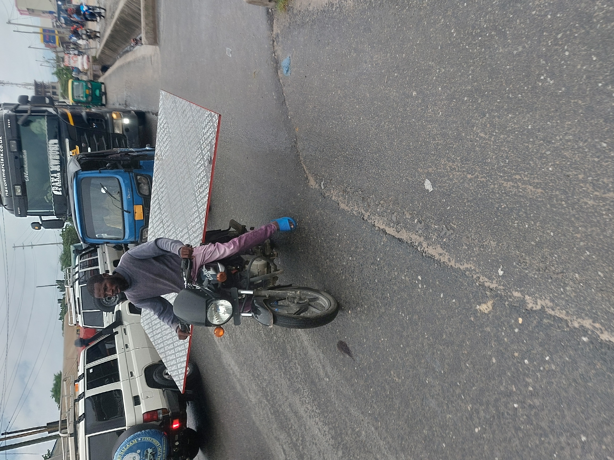 Daily life moments captured across Dar es-Salaam streets