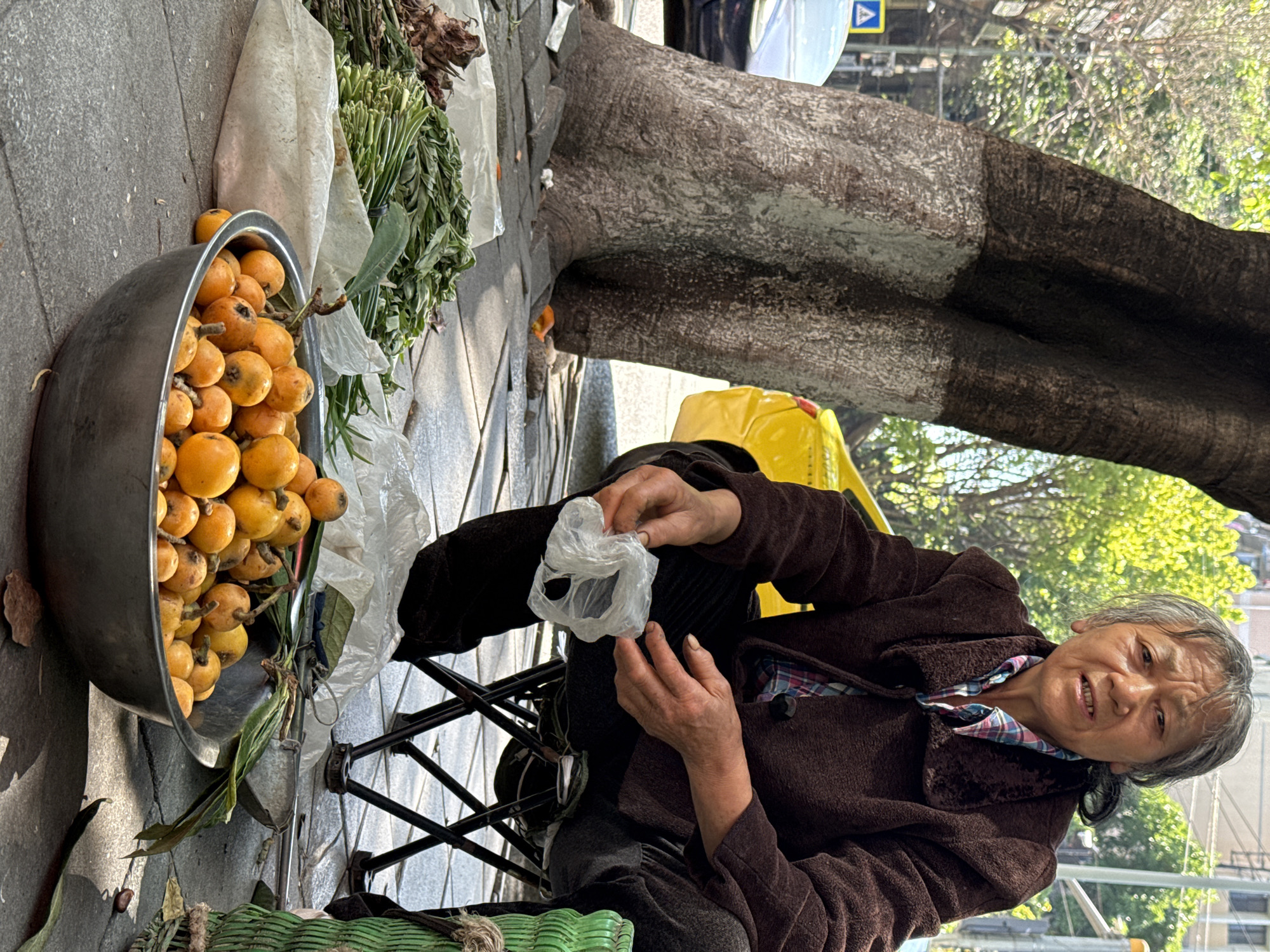 Morning street life scenes documented in Beibei, China