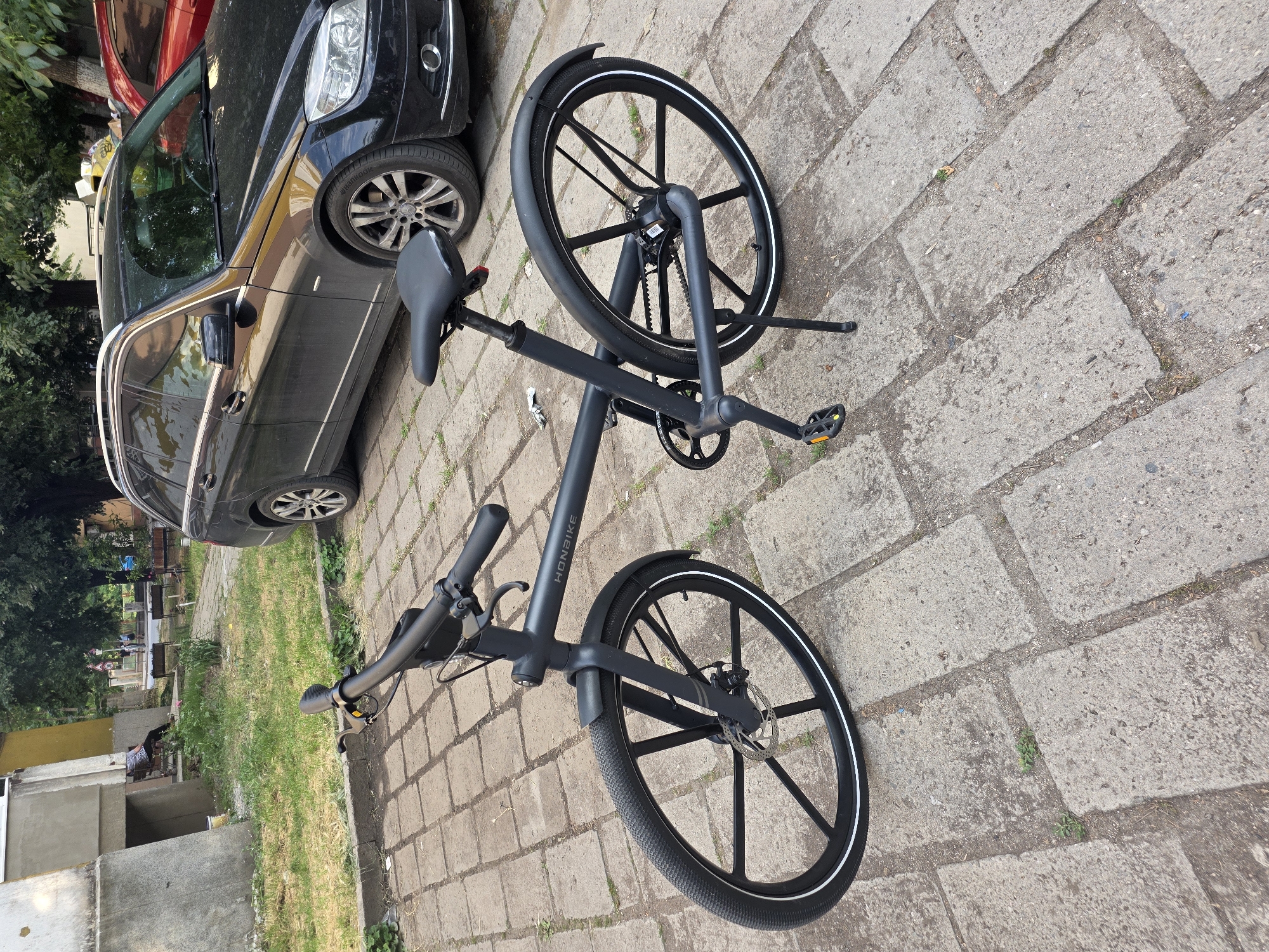 Daily life moments captured in Plovdiv: bicycle, gym equipment