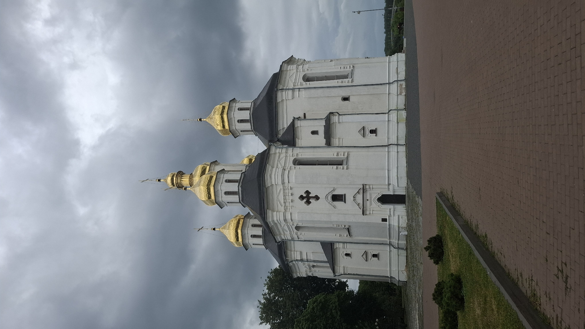 Afternoon stroll through Chernihiv's historic center