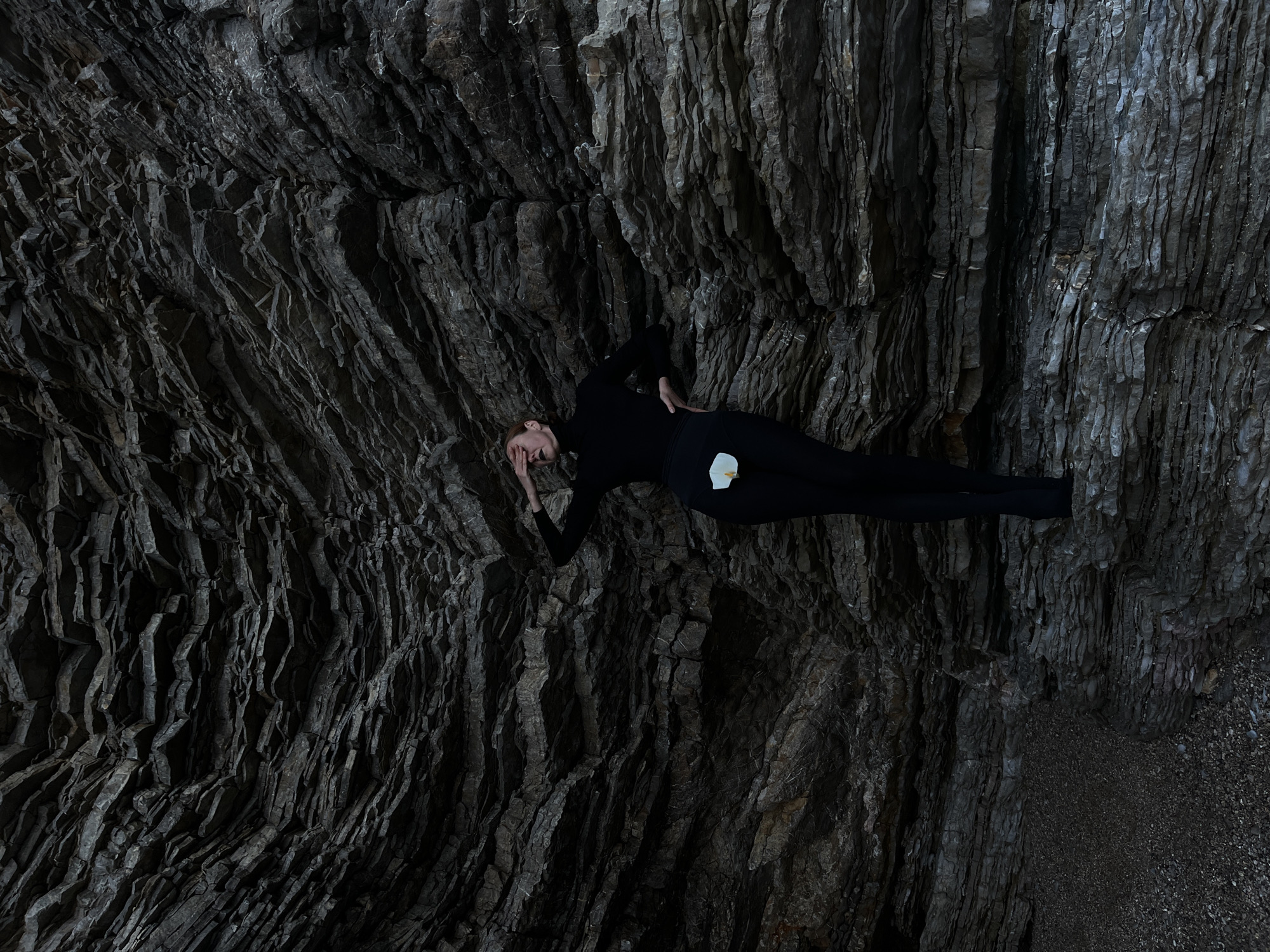 Photo session on Budva coastline captures modeling and makeup