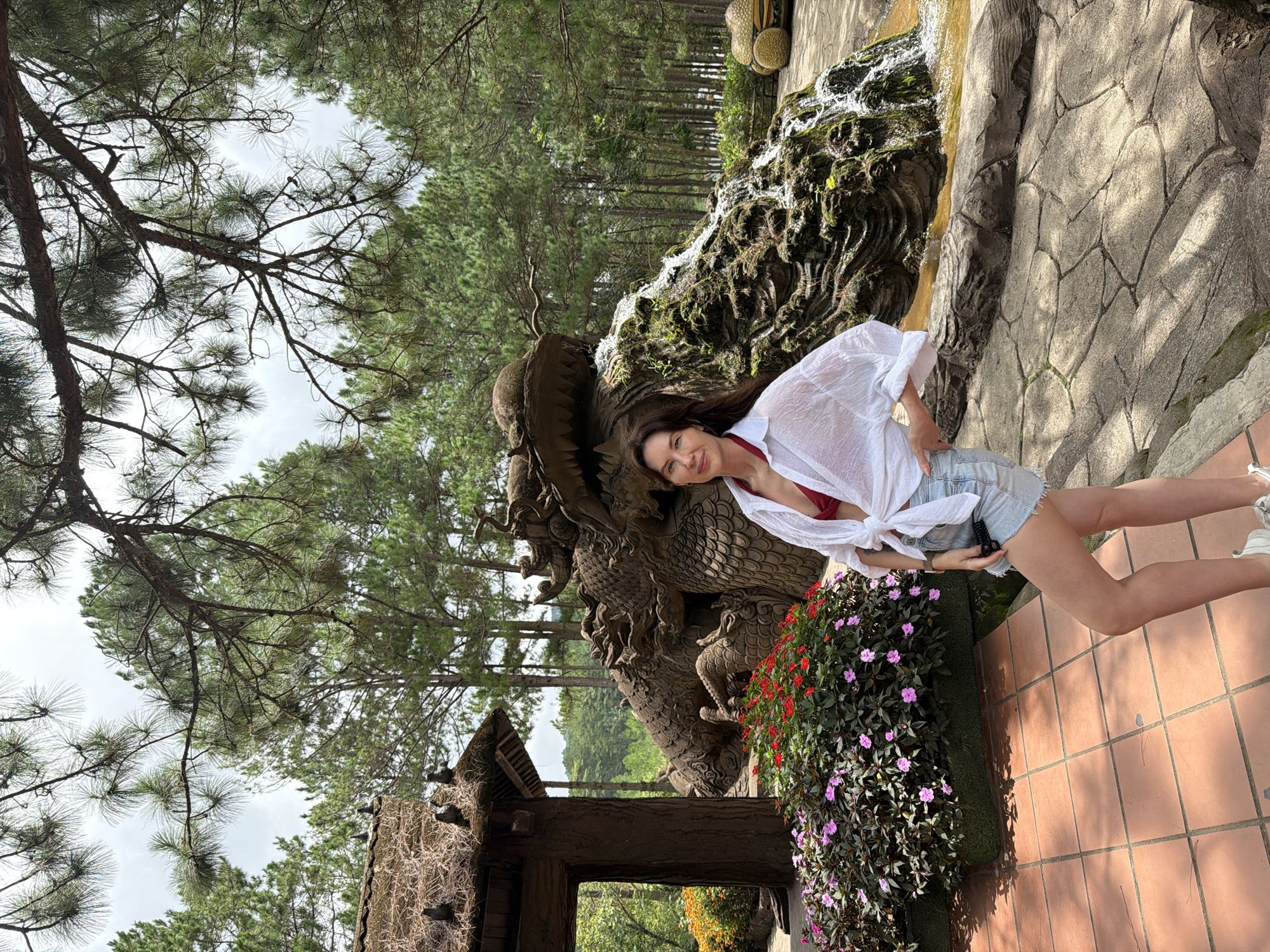 Early morning tourist activity recorded at Da Lat landmarks
