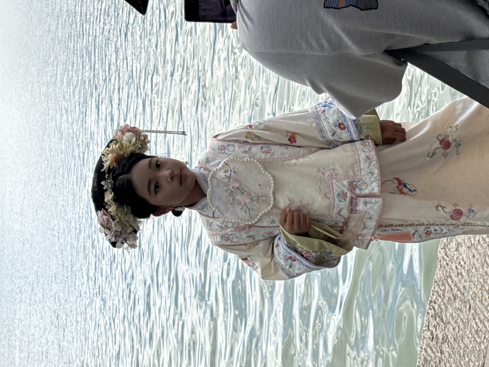 Early morning tourist activity documented at Beijing's Summer Palace