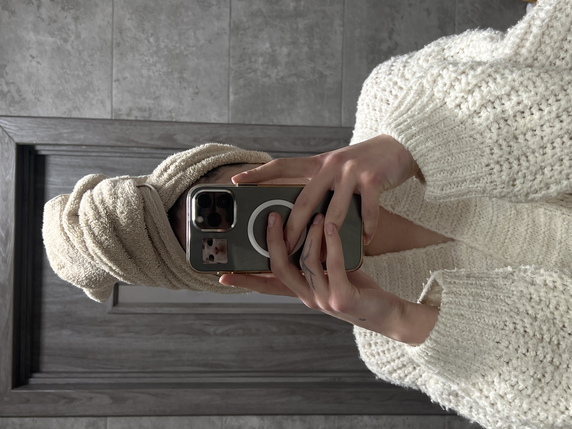 Early morning selfie session documented in Ternopil apartment