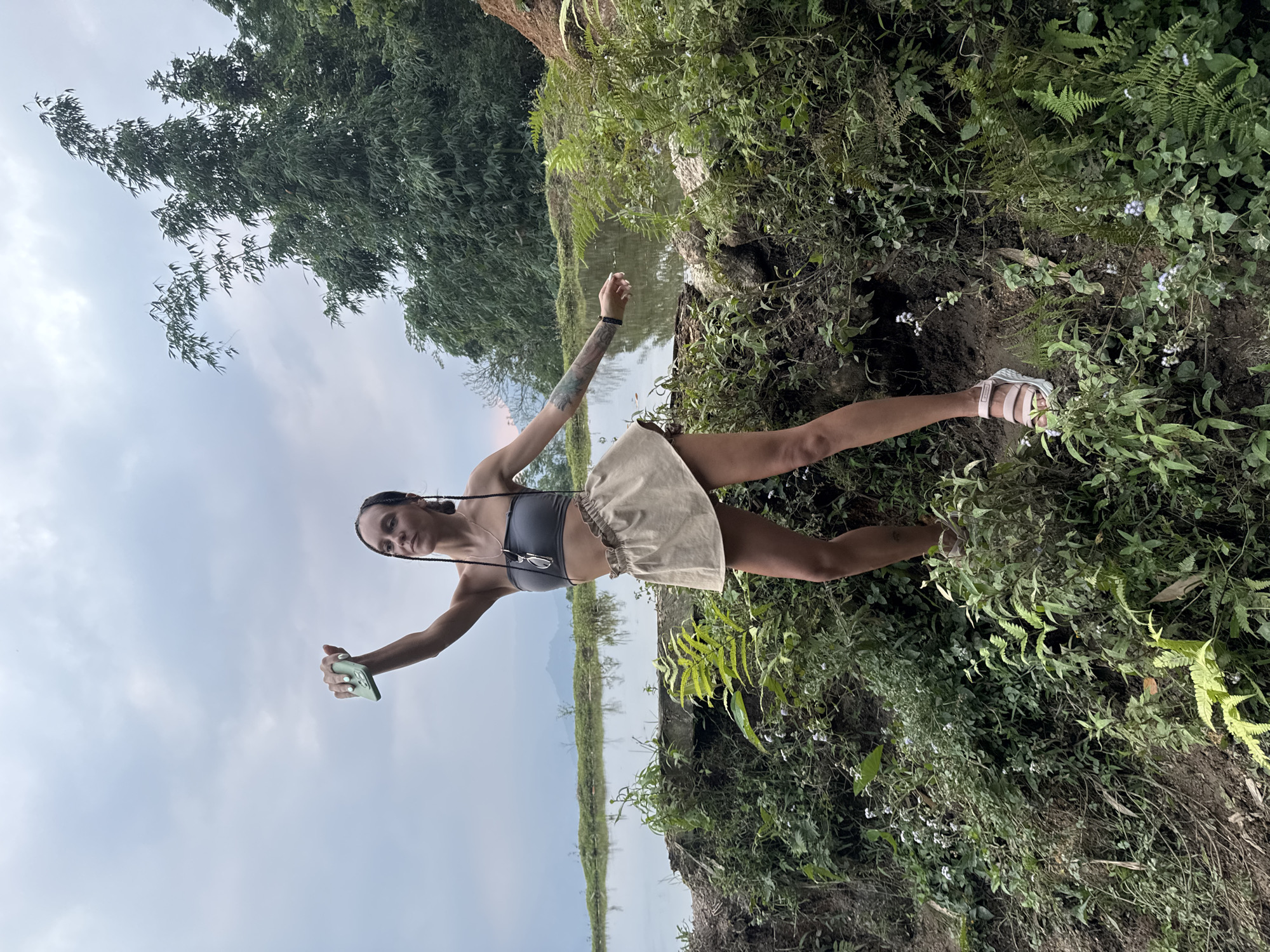 Photo session at Vietnamese rice terraces captures sunrise moments