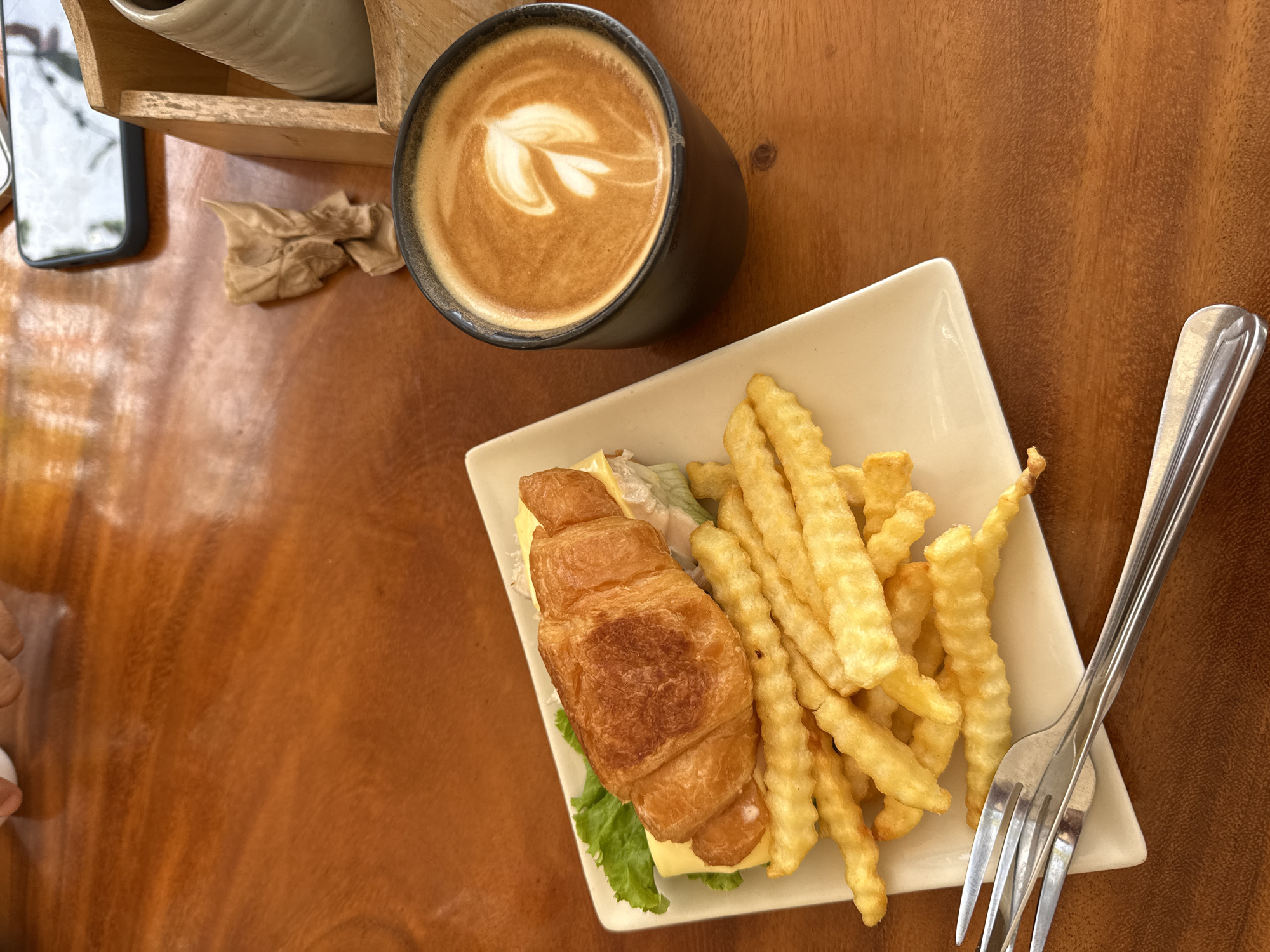 Beach café breakfast and shoreline stroll in Ko Samui