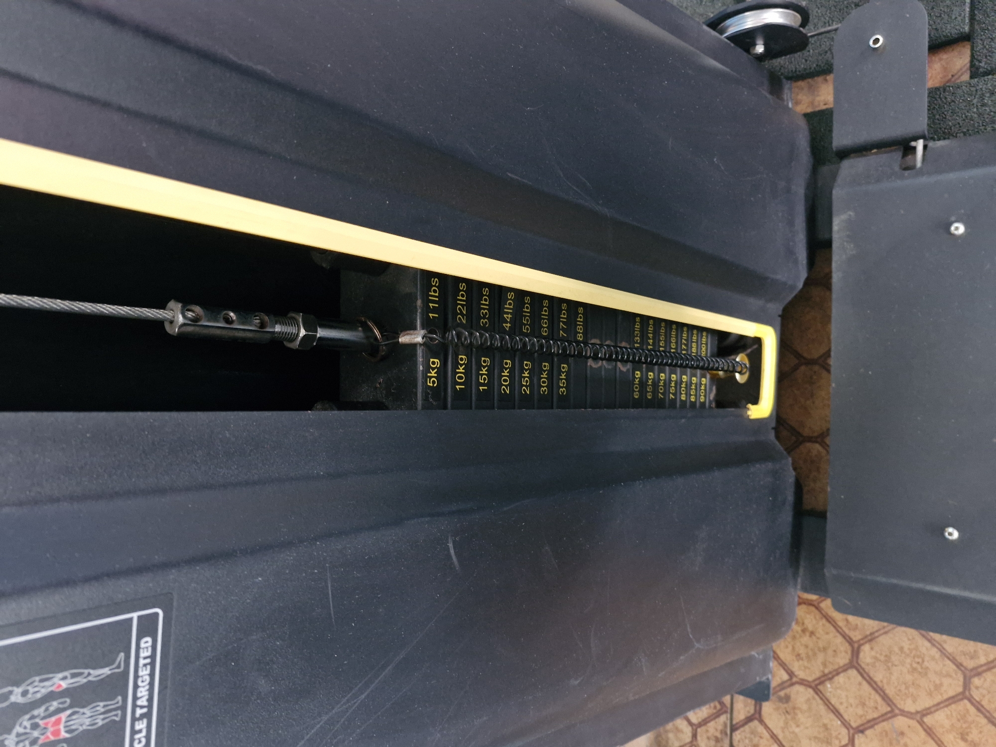 Weight machine with dual labeling observed in Stamboliyski, Bulgaria