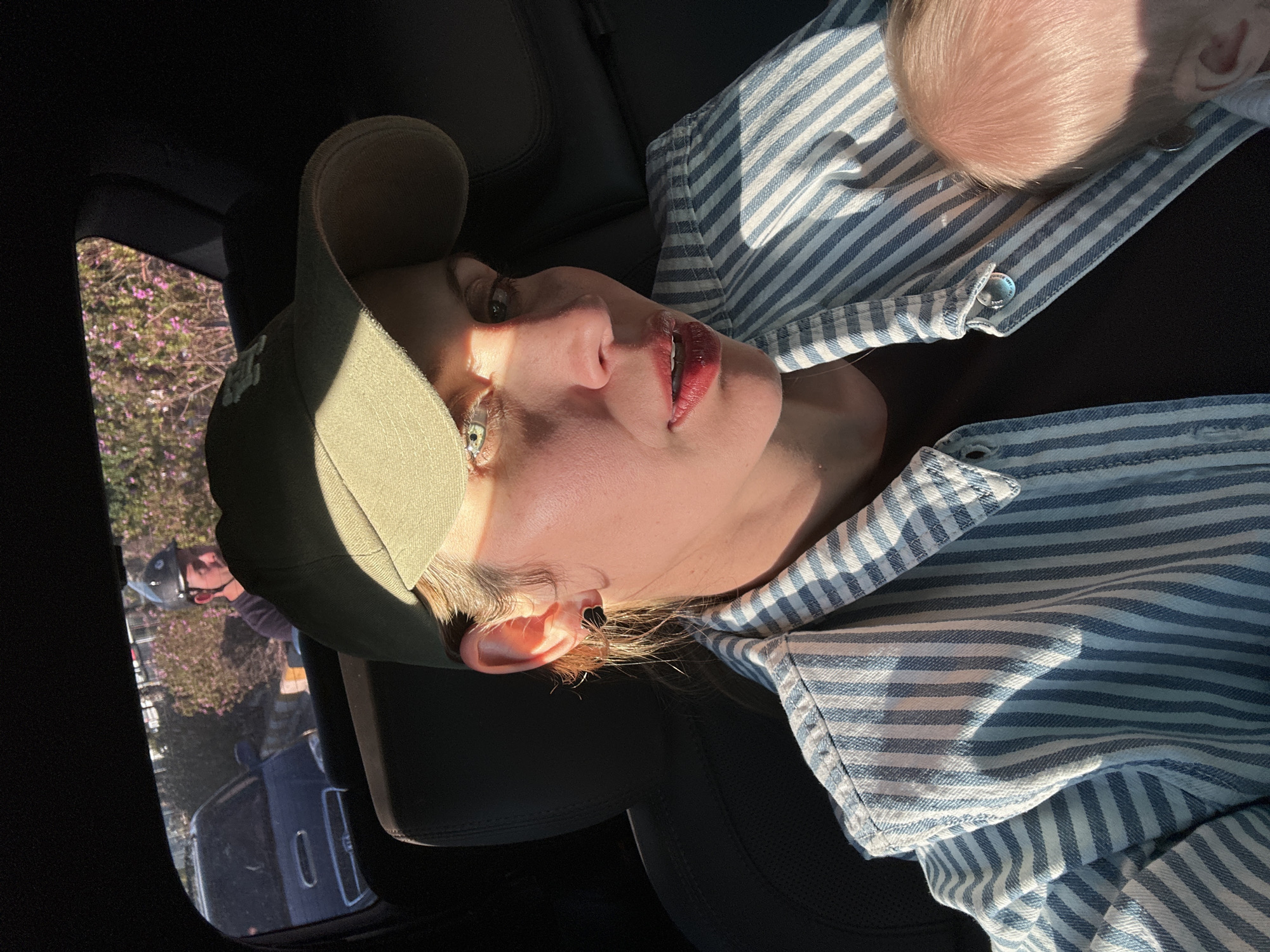 Woman and infant spotted in car in Fethiye