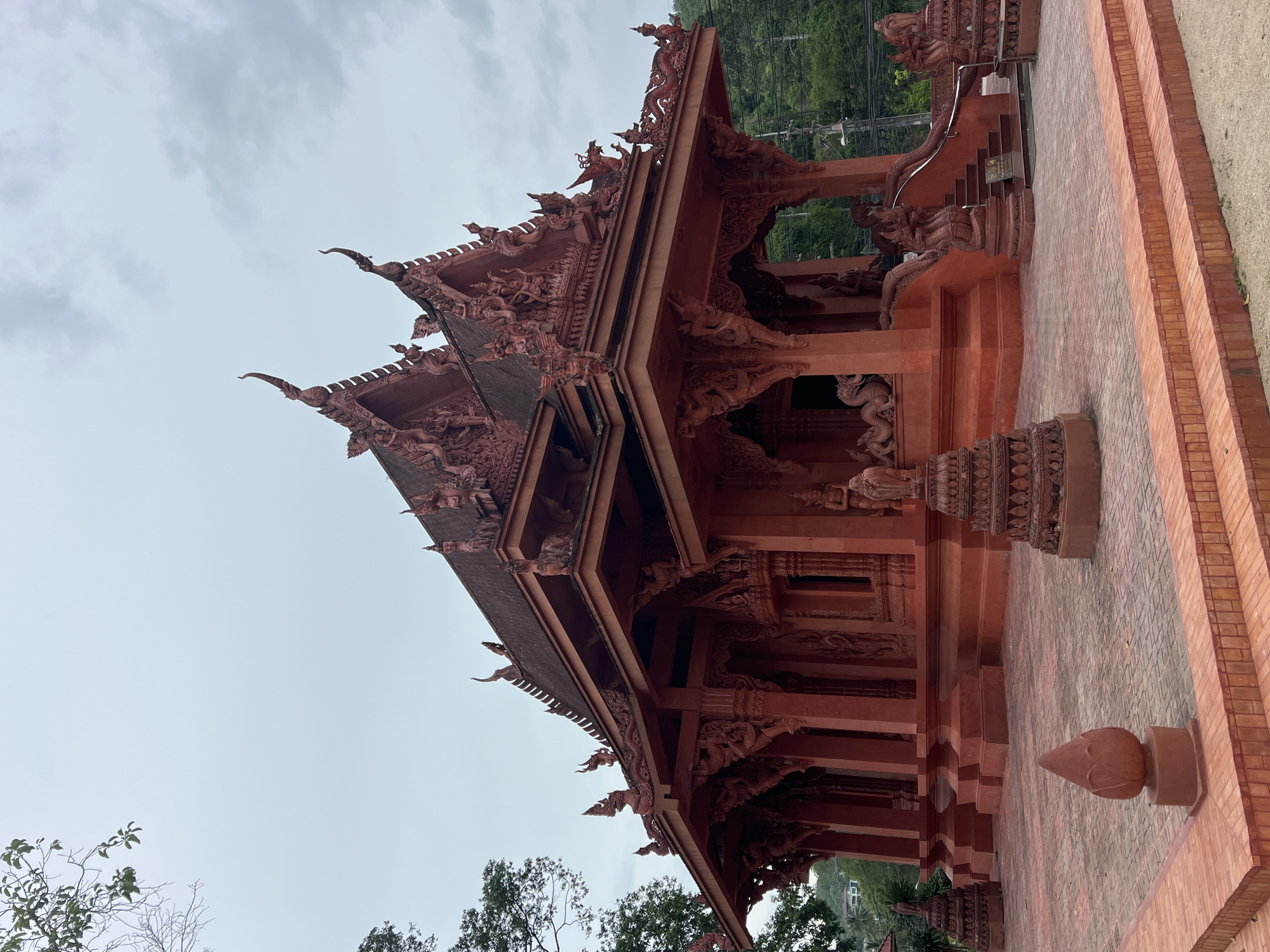 Ornate Buddhist temple grounds explored in Ko Samui
