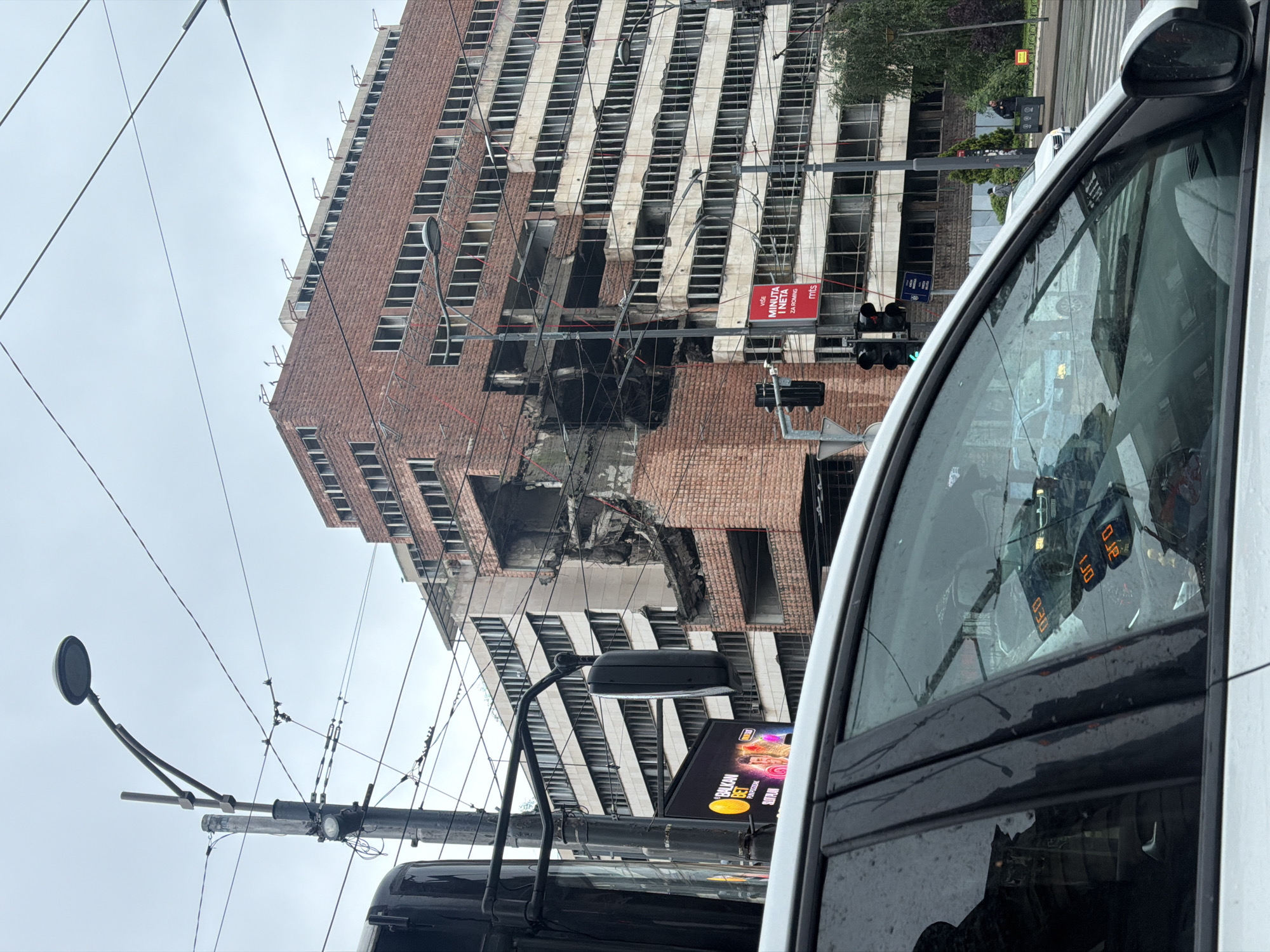 Building damage and resident activity documented in Belgrade