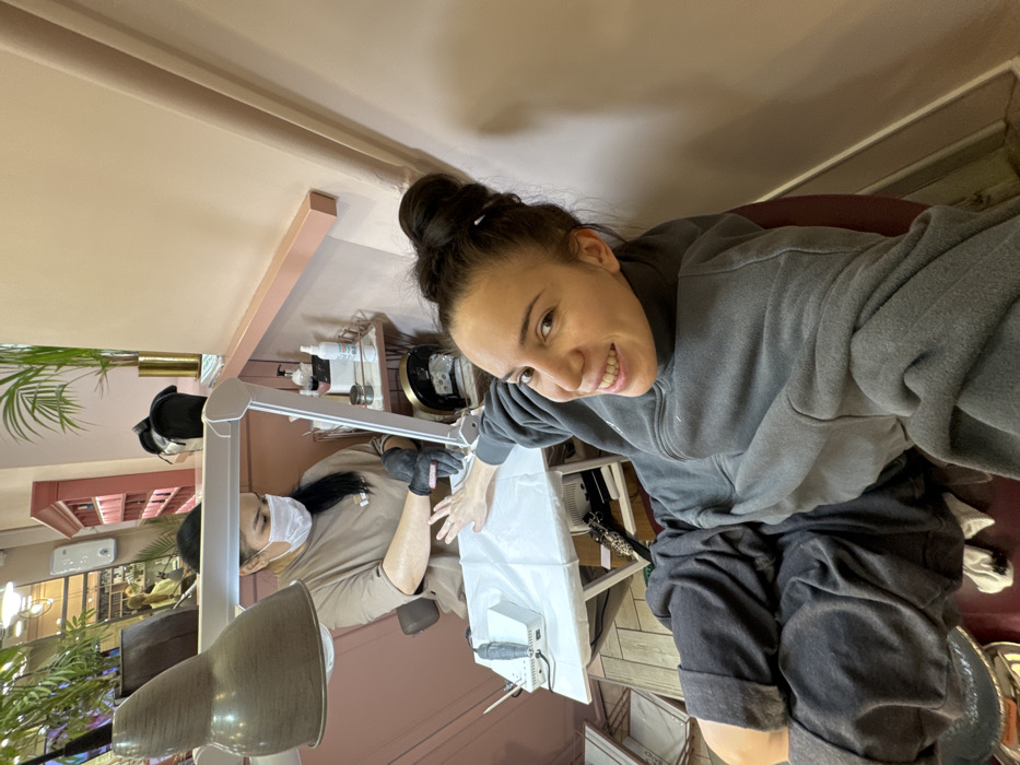 Moscow nail salon provides Friday manicure pedicure services