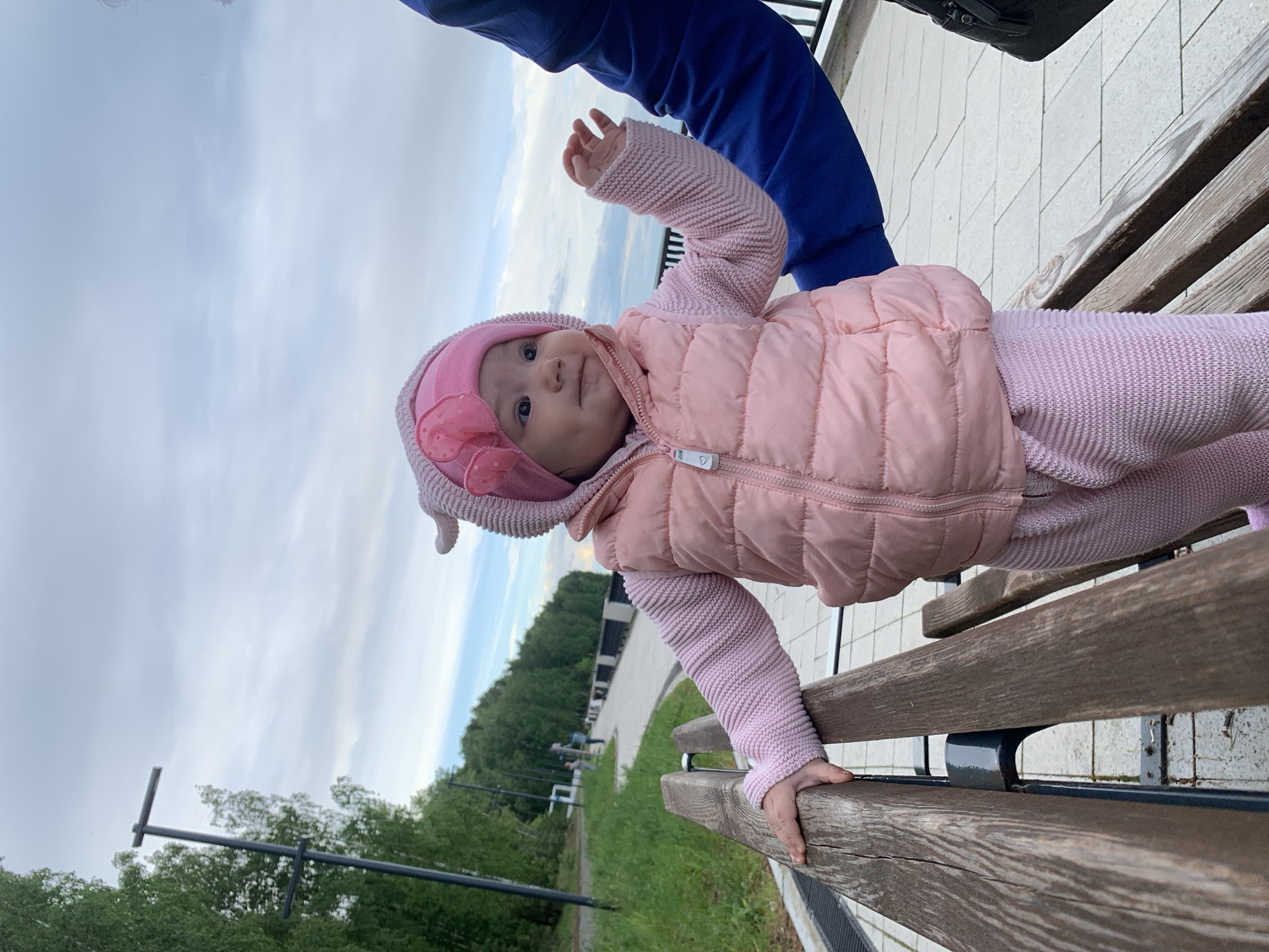 Family enjoys afternoon outing at Chaikovsky lakefront park