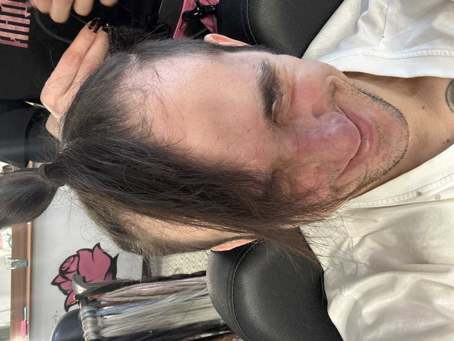 Dreadlock salon session documented in Saratov, Russia