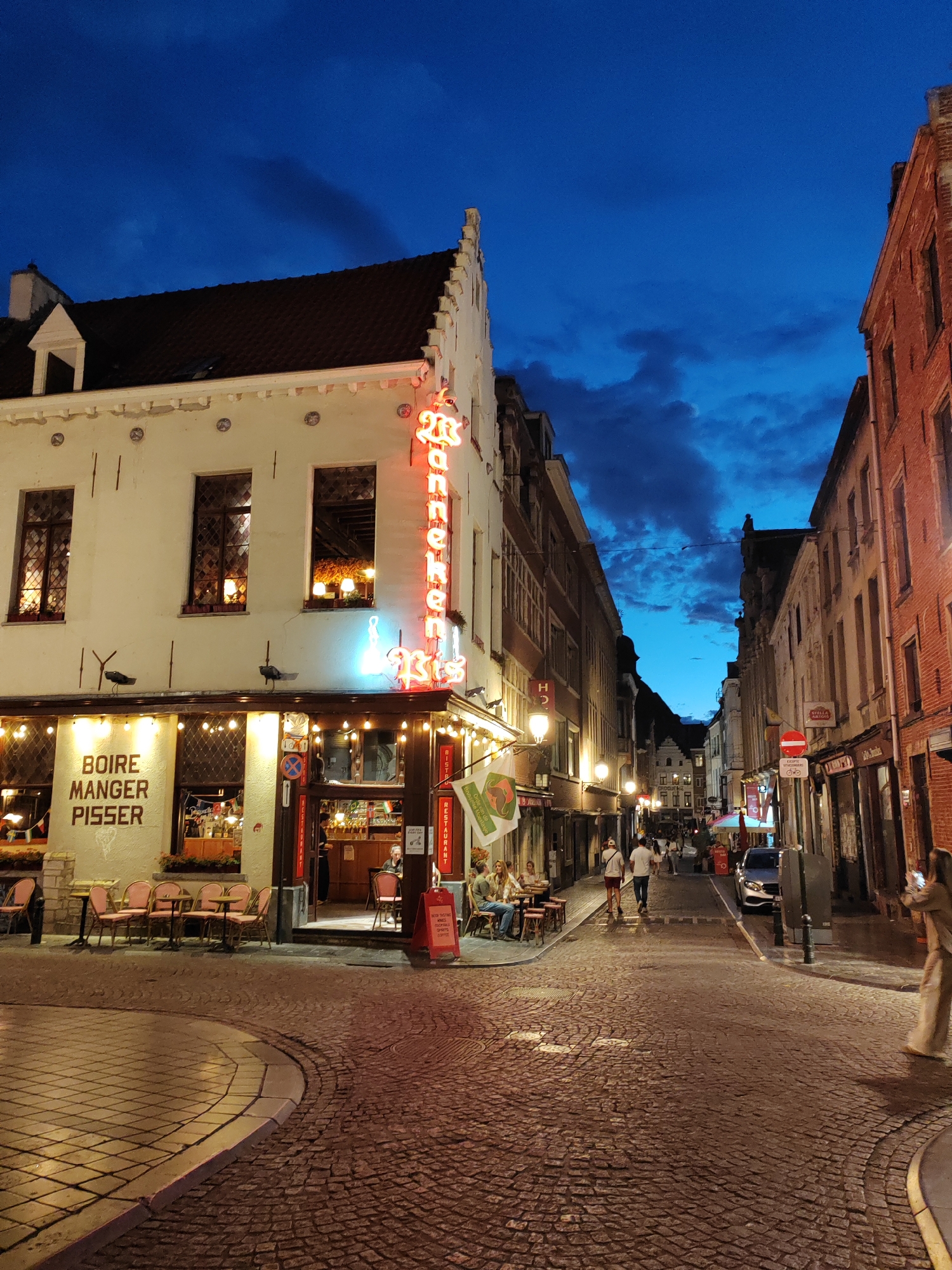 Dusk stroll through Brussels' historic center and Grand Place