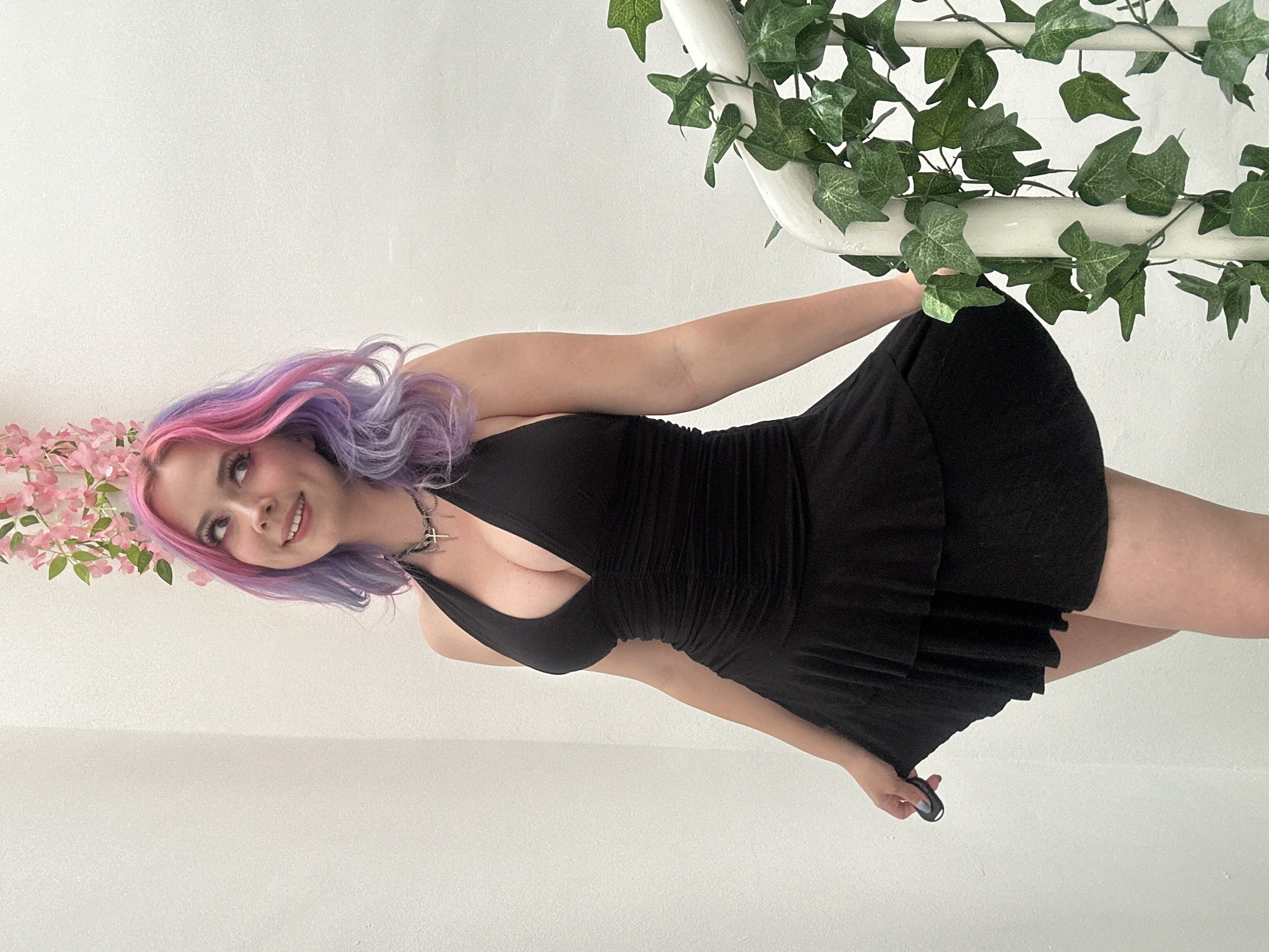 Portrait session captured in Zagreb featuring woman with colorful hair