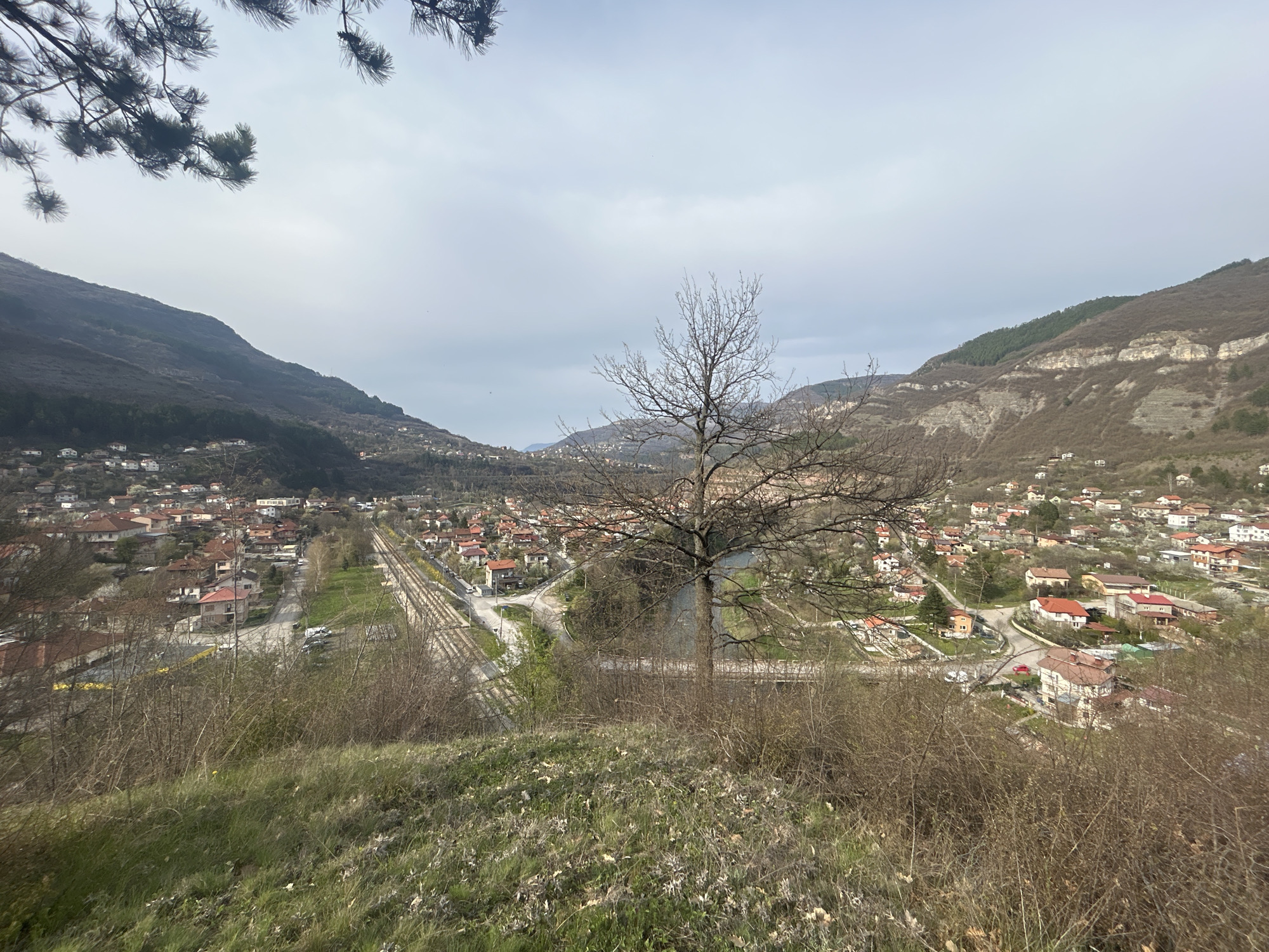 Afternoon scenes captured across Tserovo valley and courtyards
