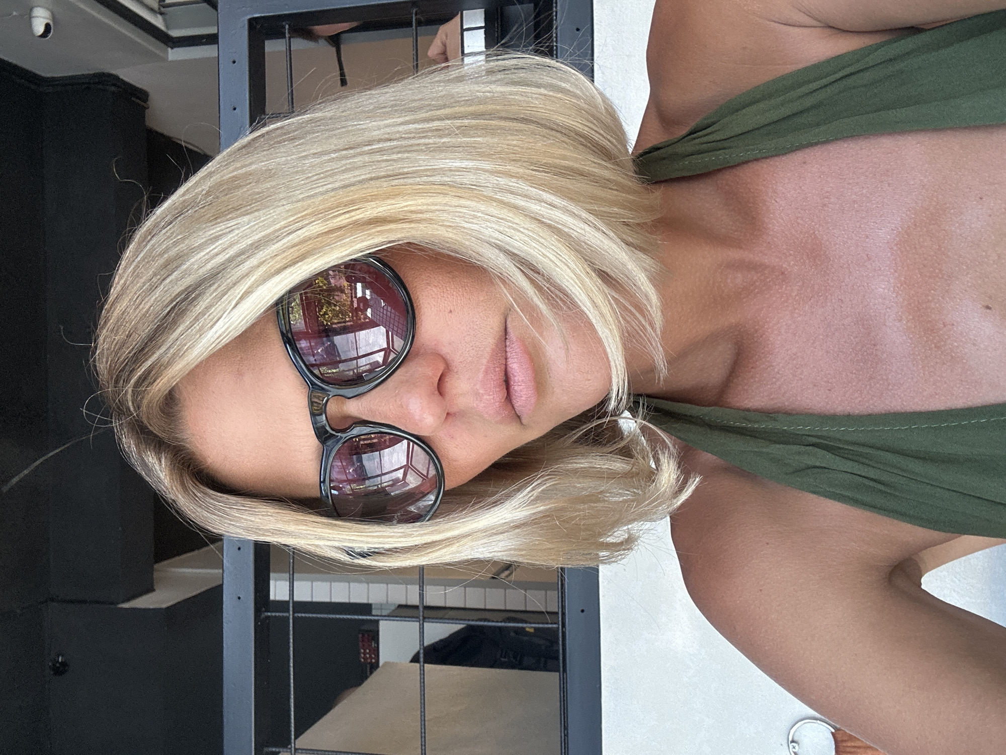 Selfies and drinks at a North Kuta café stop