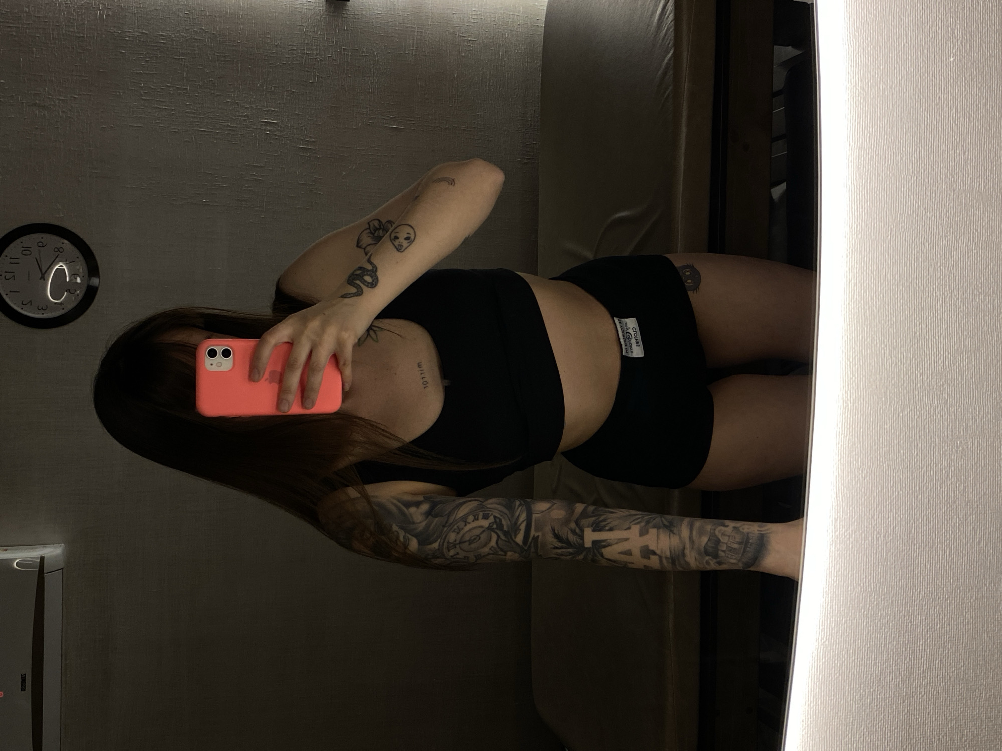 Evening selfies and pet moments captured in Votkinsk apartment