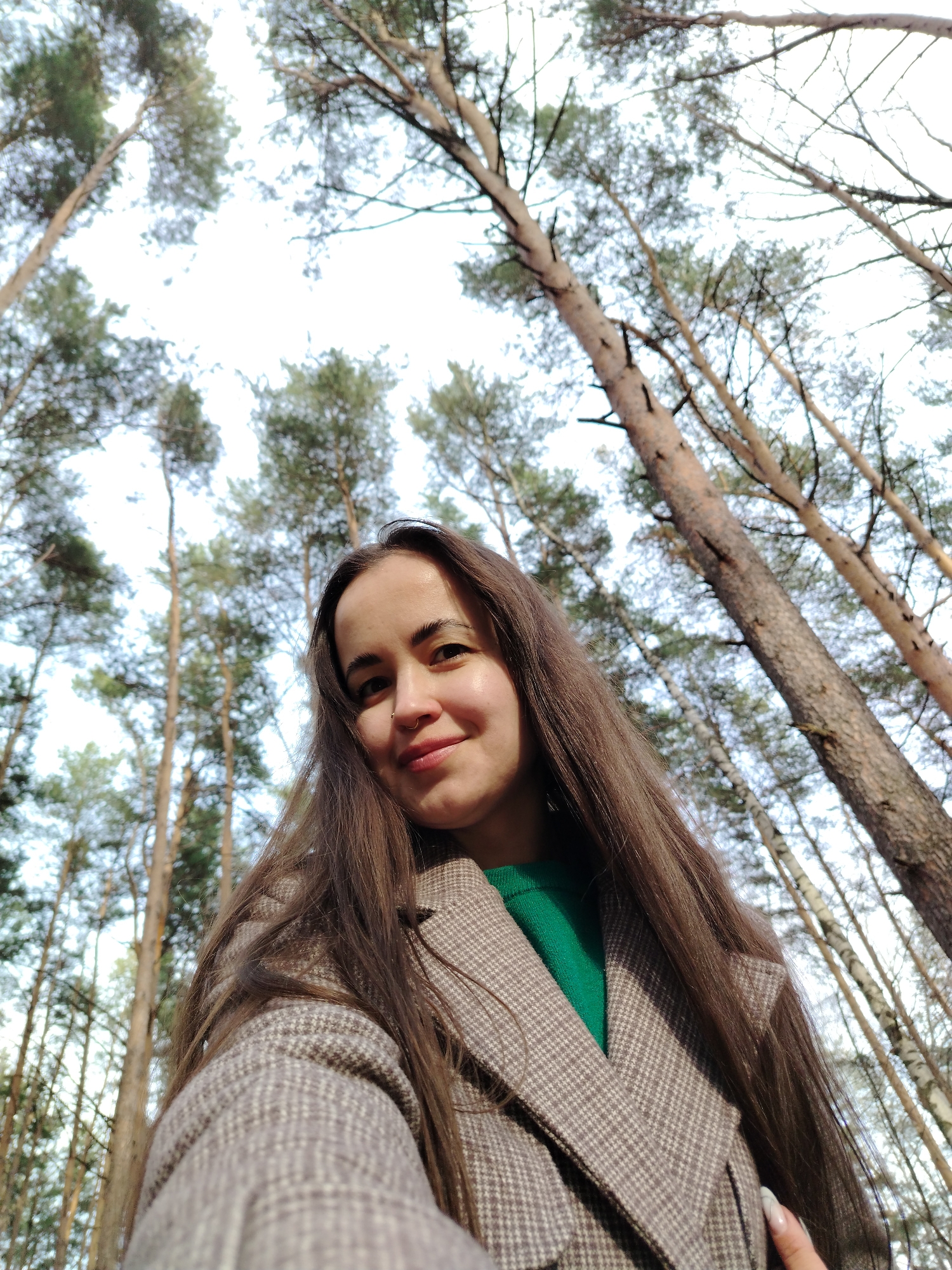 Families enjoy spring forest recreation in Chaikovsky, Russia