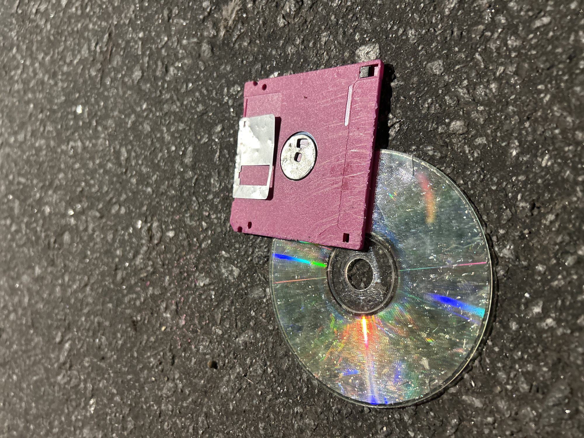 Vintage floppy disk found on damaged CD in Buenos Aires