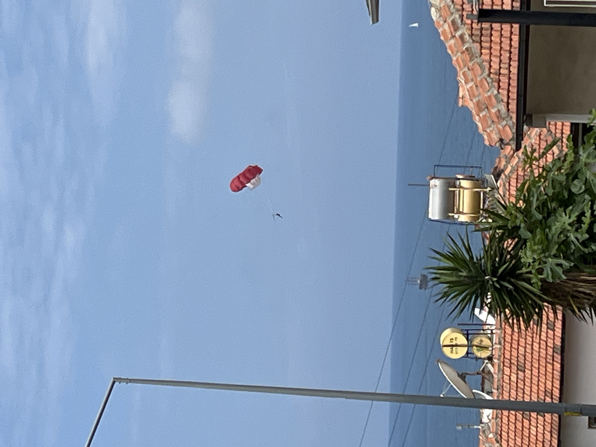 Parasailing activity spotted over Alanya, Turkey morning skies