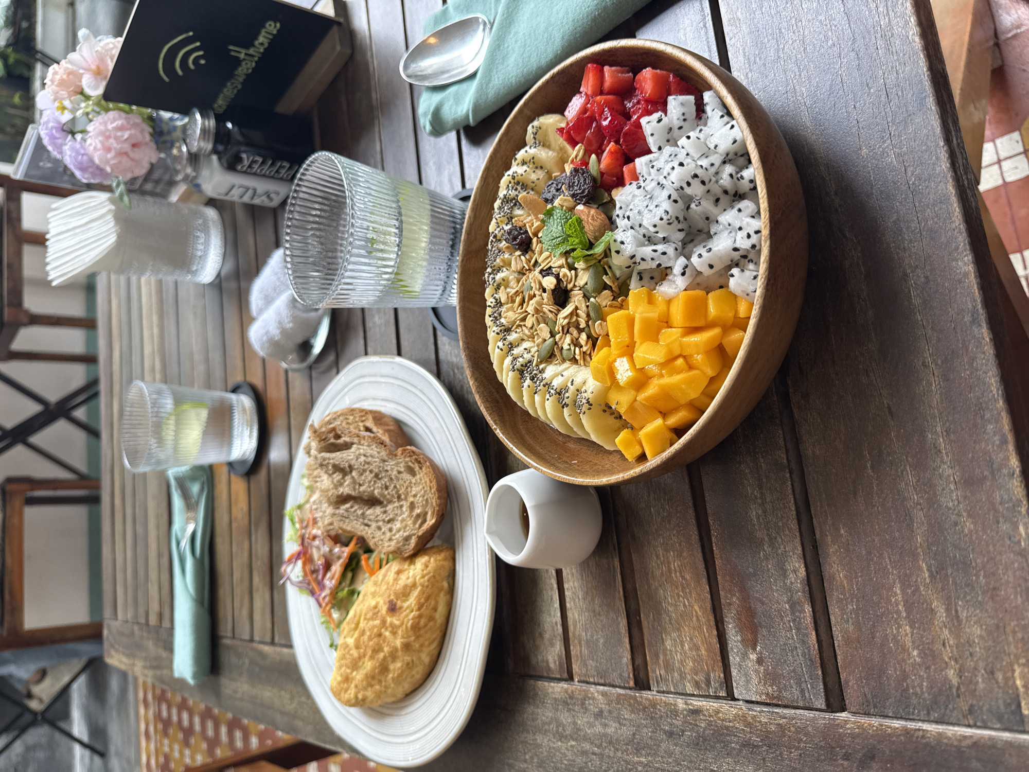 Breakfast cafe scenes documented in Đà Nẵng Vietnam