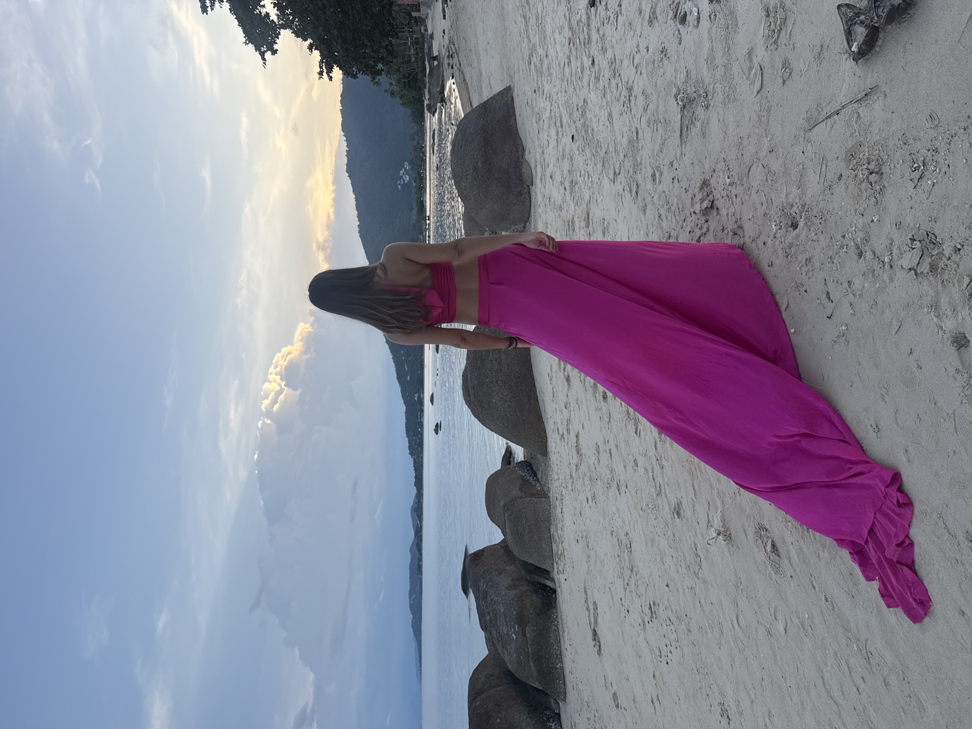 Maternity beach shoot on Ko Samui's calm shoreline