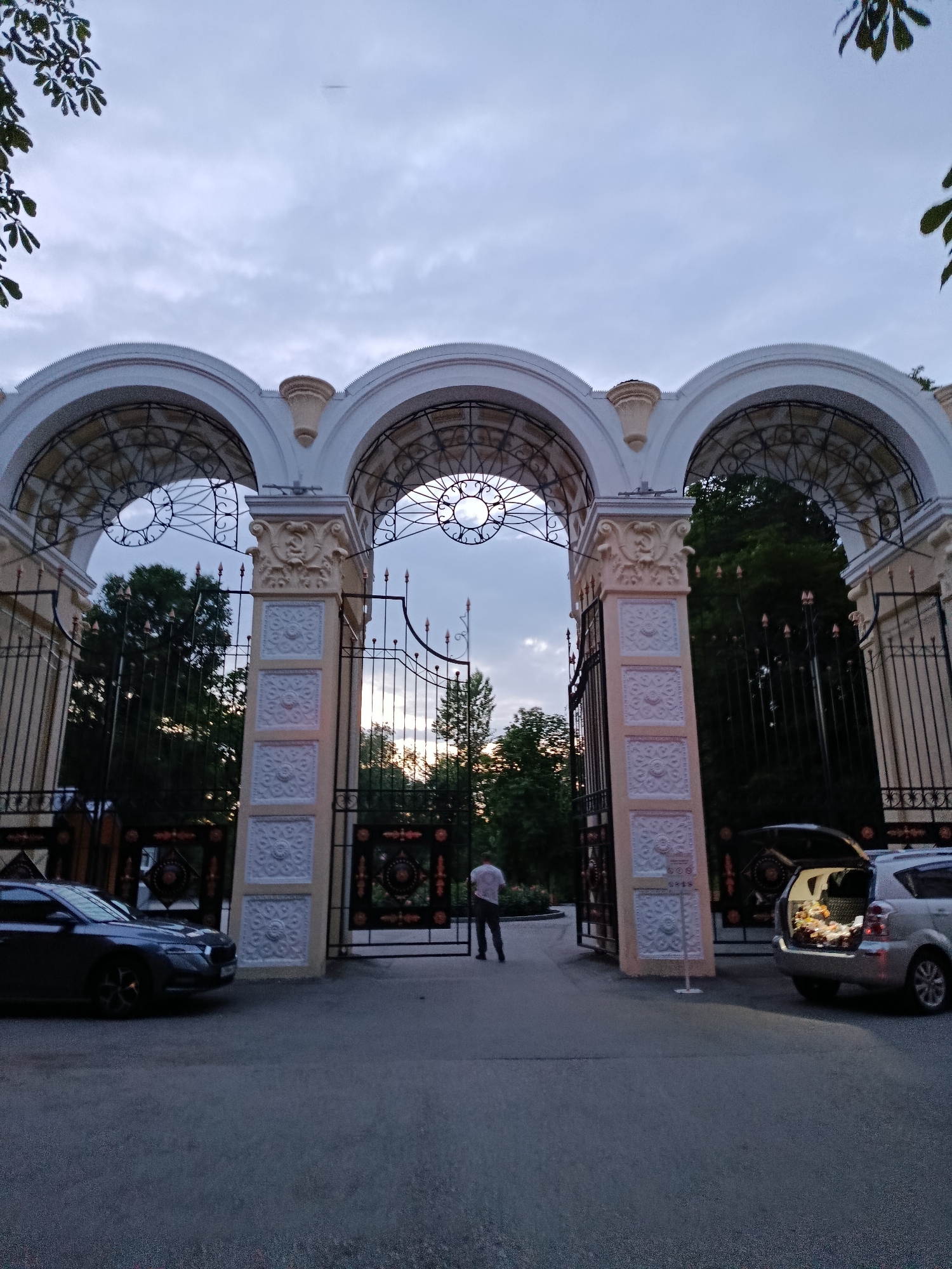 Saratov neighborhood at dusk, old and Soviet-era architecture side by side